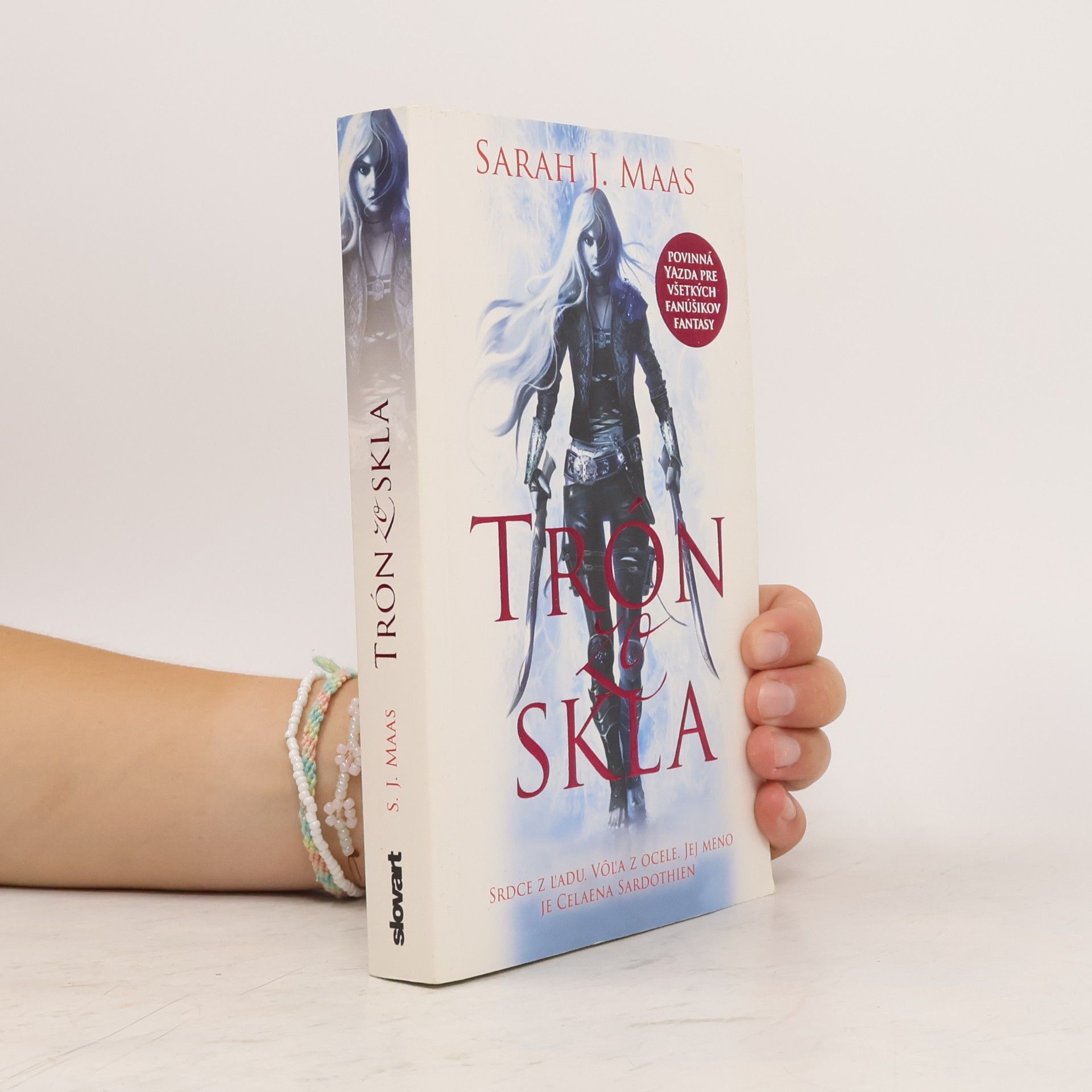 Sarah J. Maas Trón zo skla