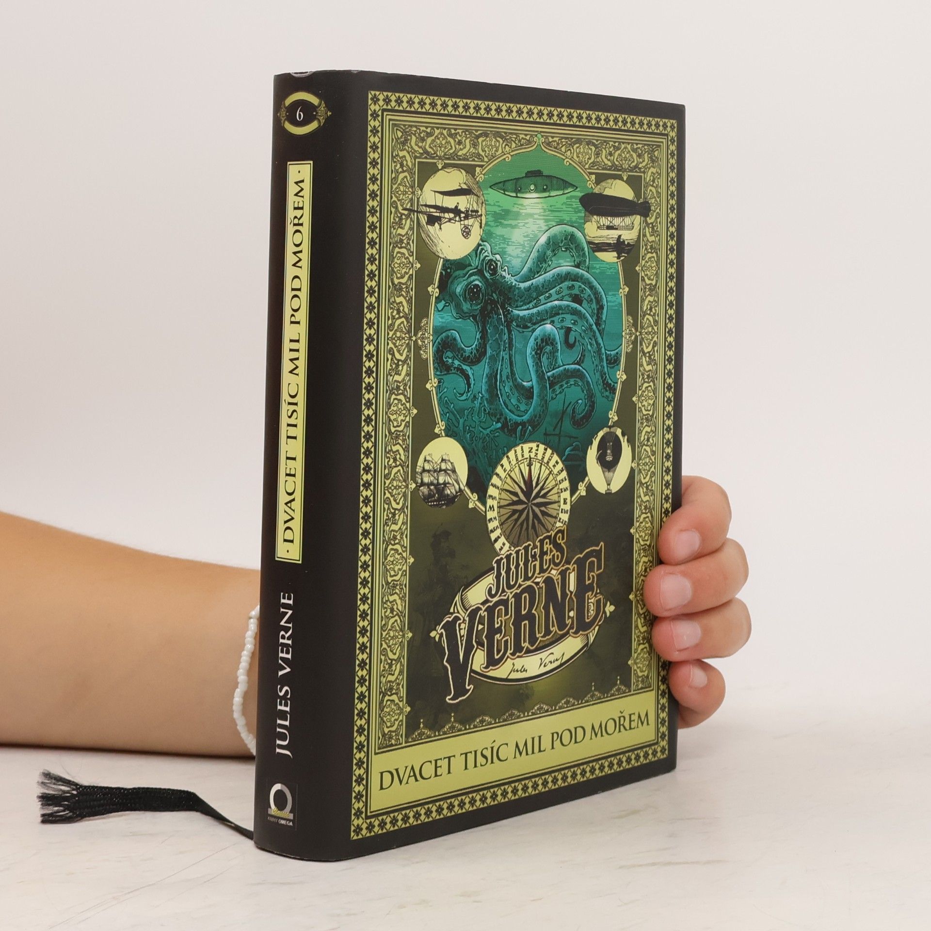 Jules Verne Dvacet tisíc mil pod mořem