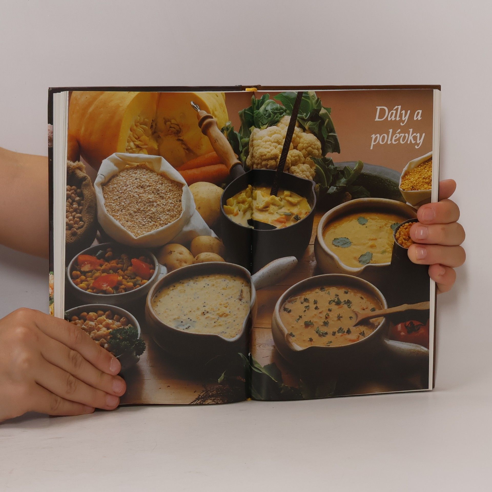 Adirádžda Dása Kršnova vegetariánská kuchařka