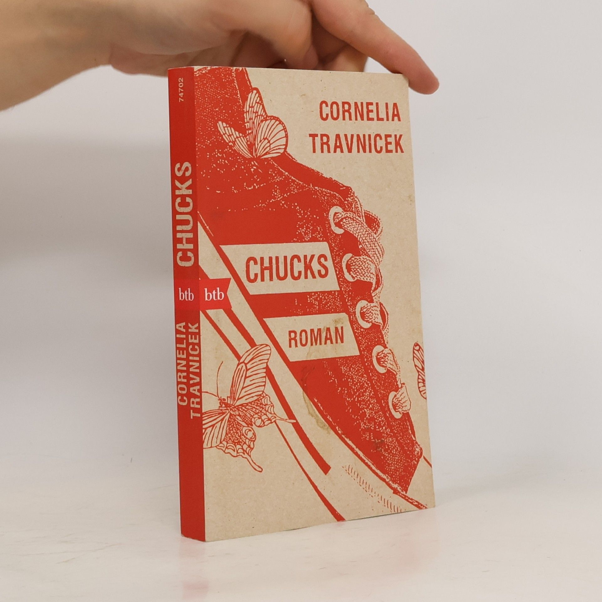 Cornelia Travnicek Chucks