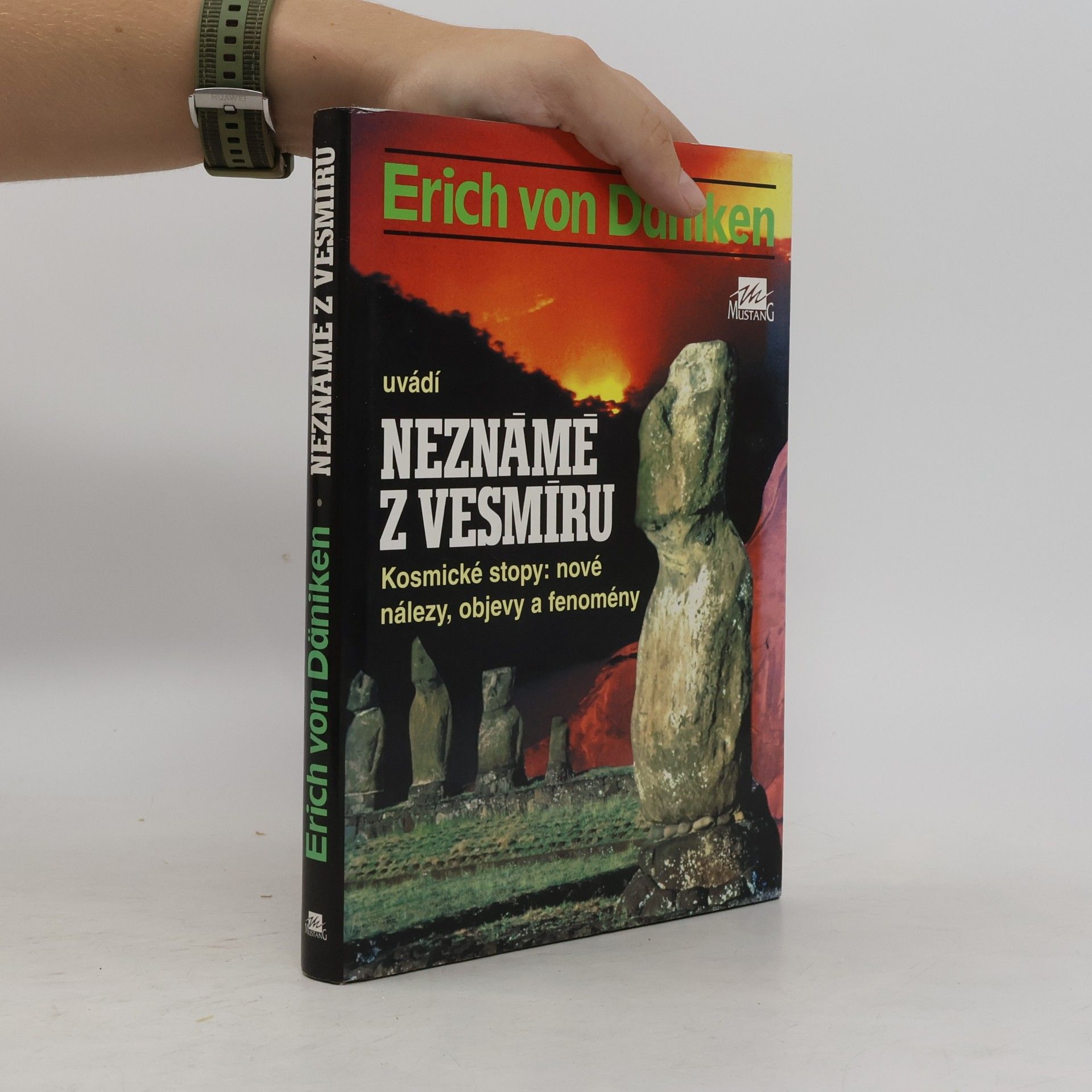 Erich von Däniken Neznámé z vesmíru