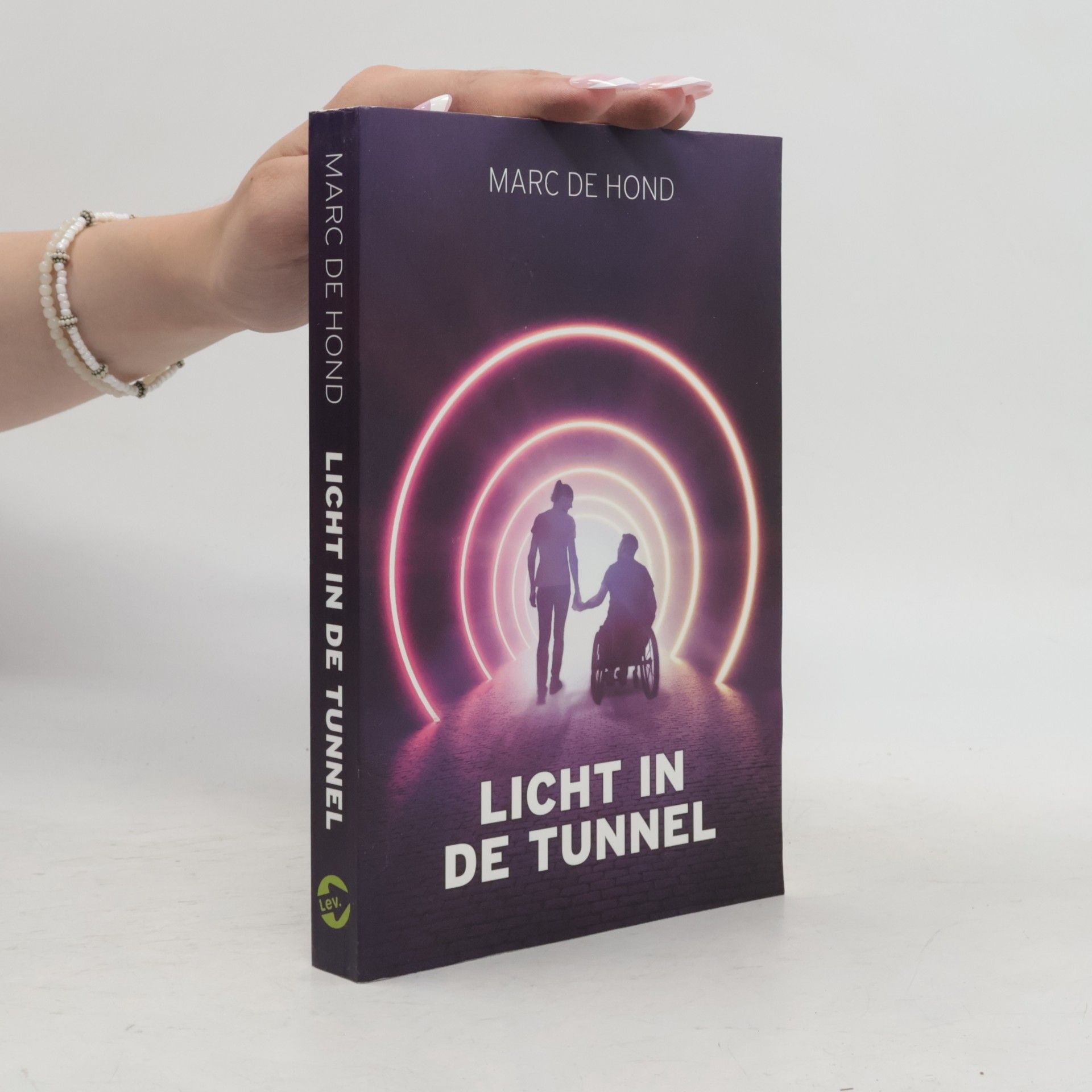 Marc David Hond Licht in de tunnel