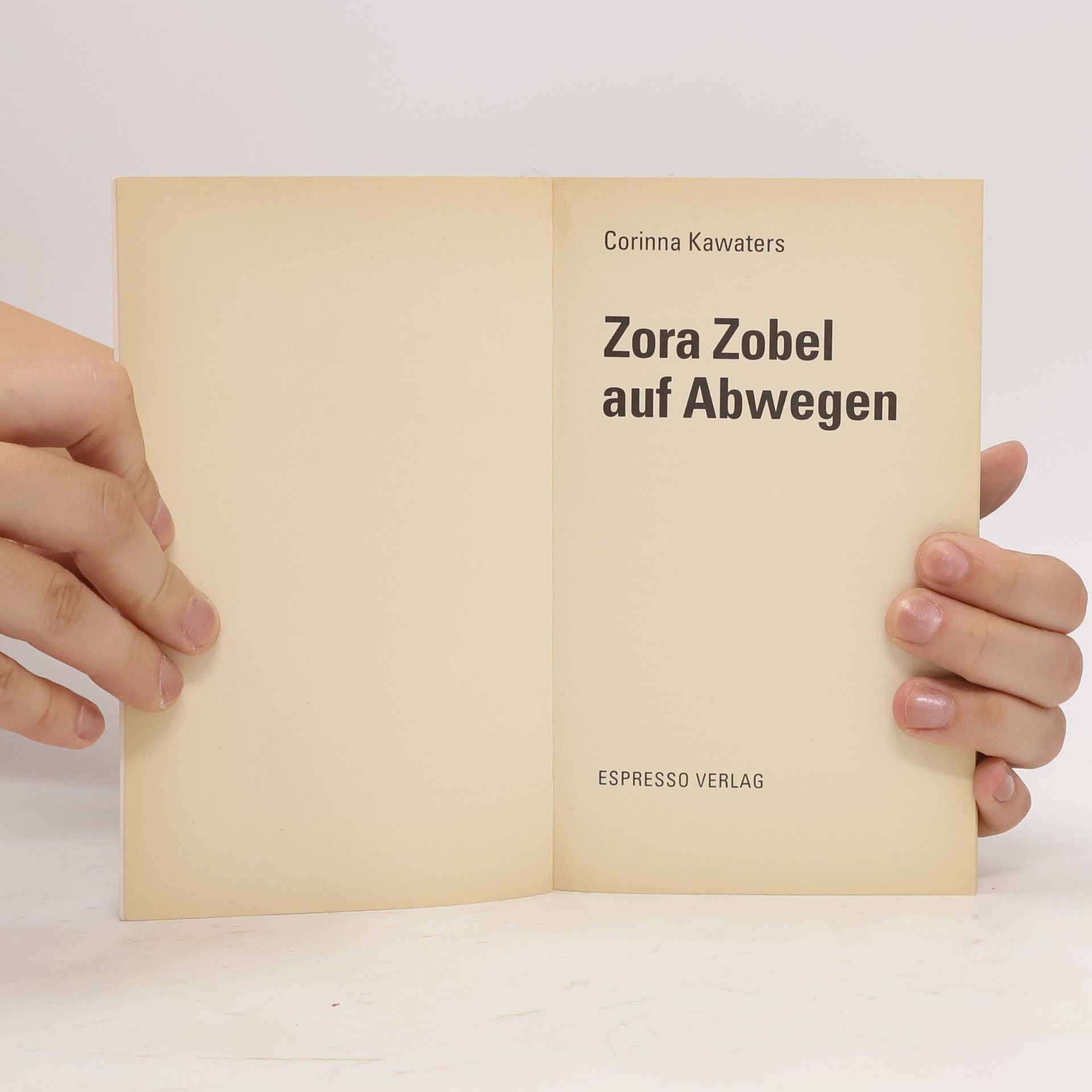 Corinna Kawaters Zora Zobel auf Abwegen