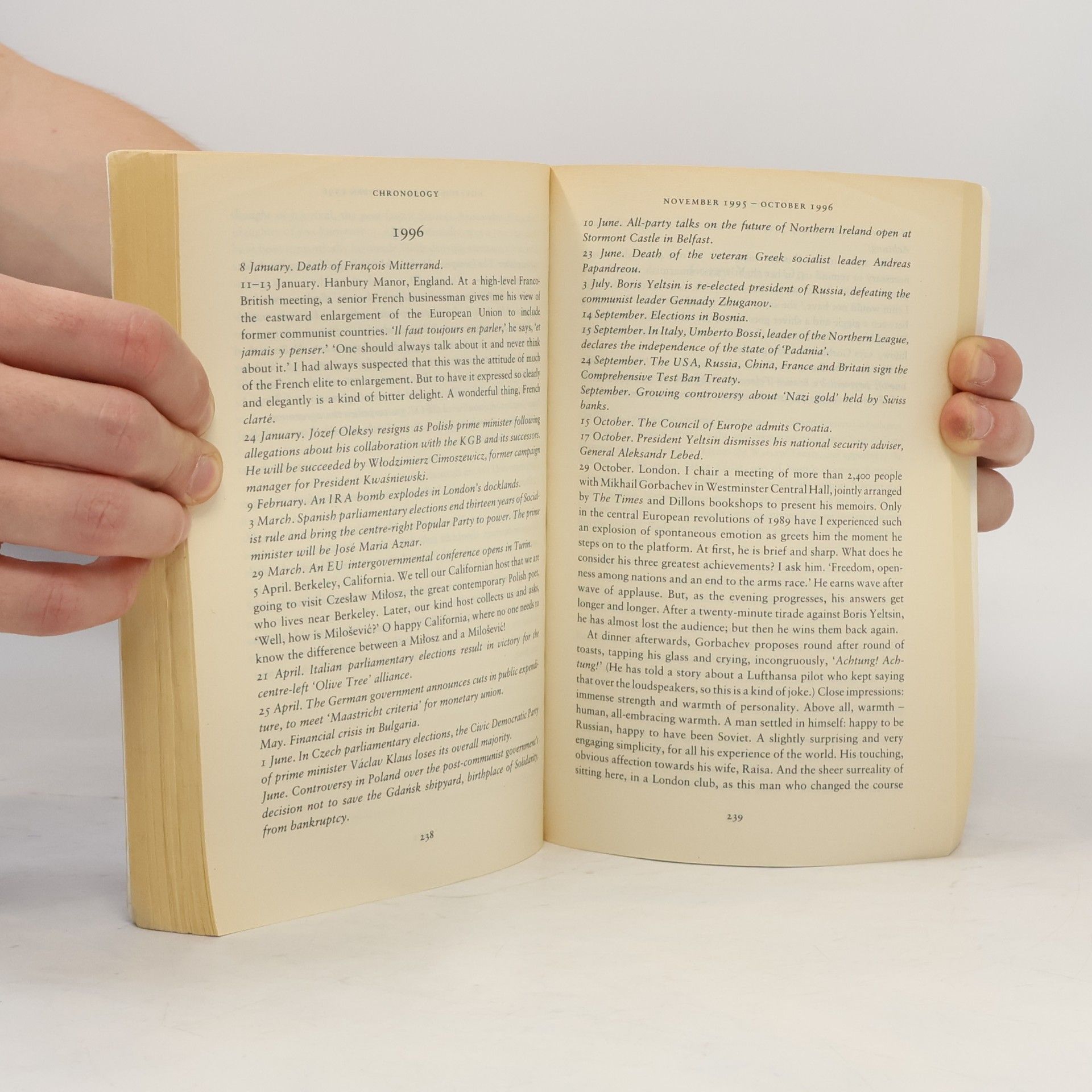 Timothy Garton Ash History of the Present