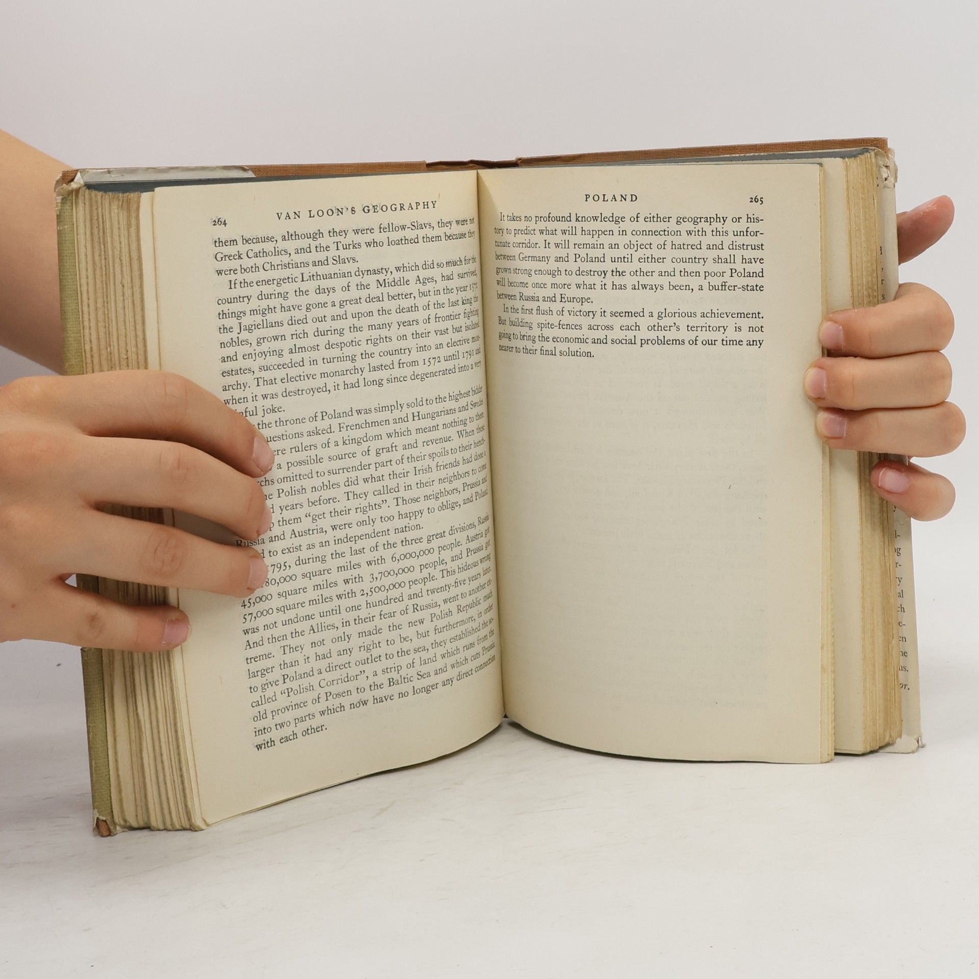 Hendrik Willem van Loon Van Loon's Geography: The Story of the World