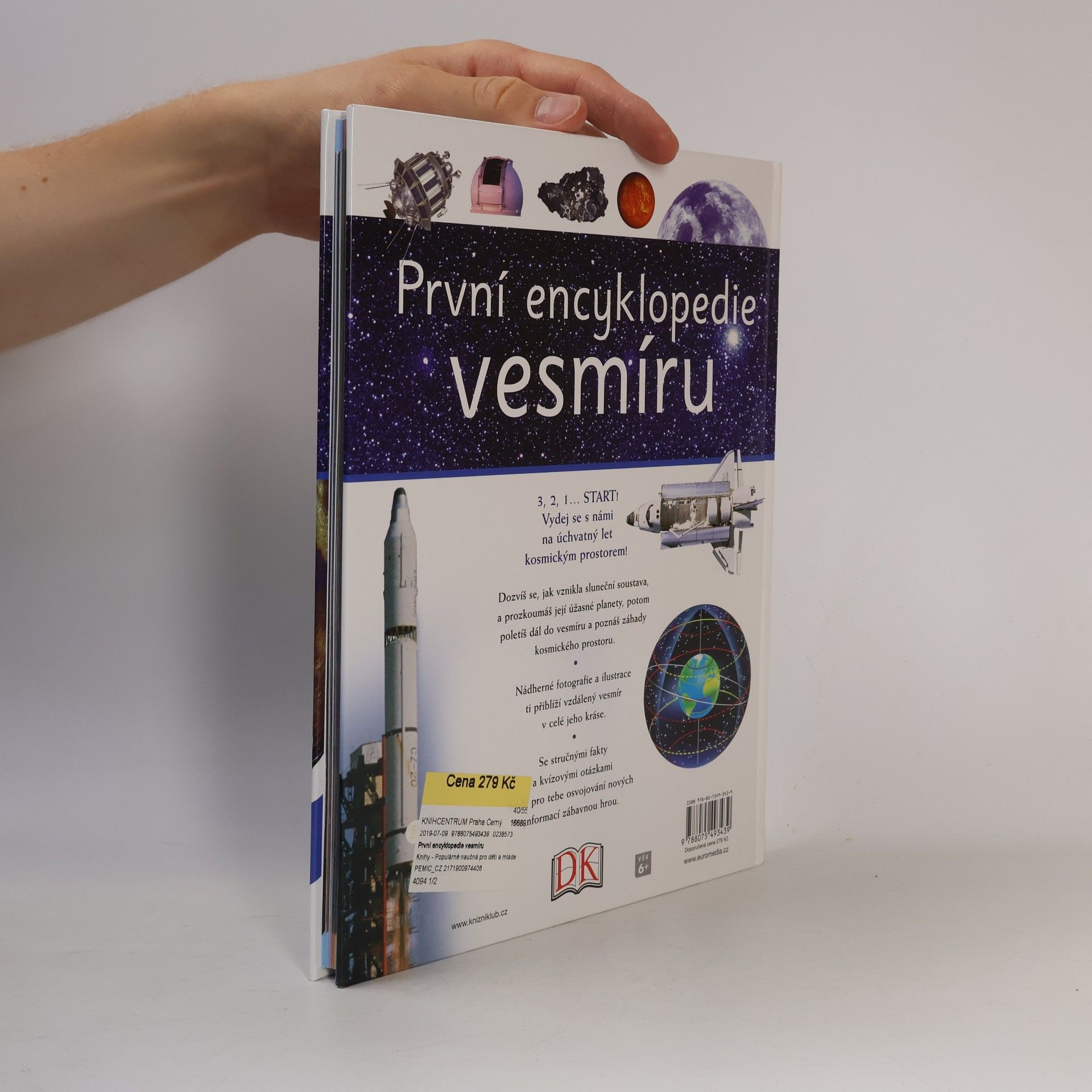 AA.VV. První encyklopedie vesmíru