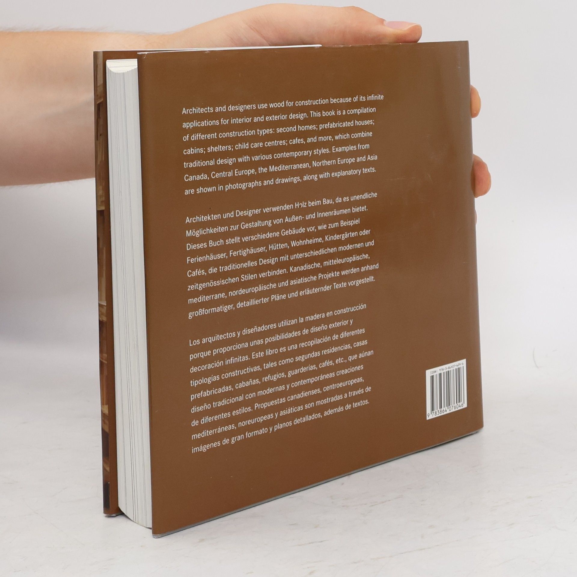 Kolektiv autorů Living with Wood