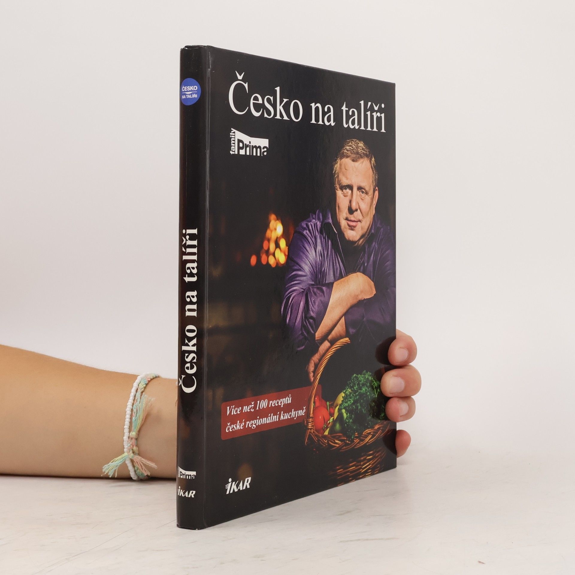Marie Formáčková Česko na talíři: Více než 100 receptů české regionální kuchyně a několik mezinárodních specialit VIP hostů