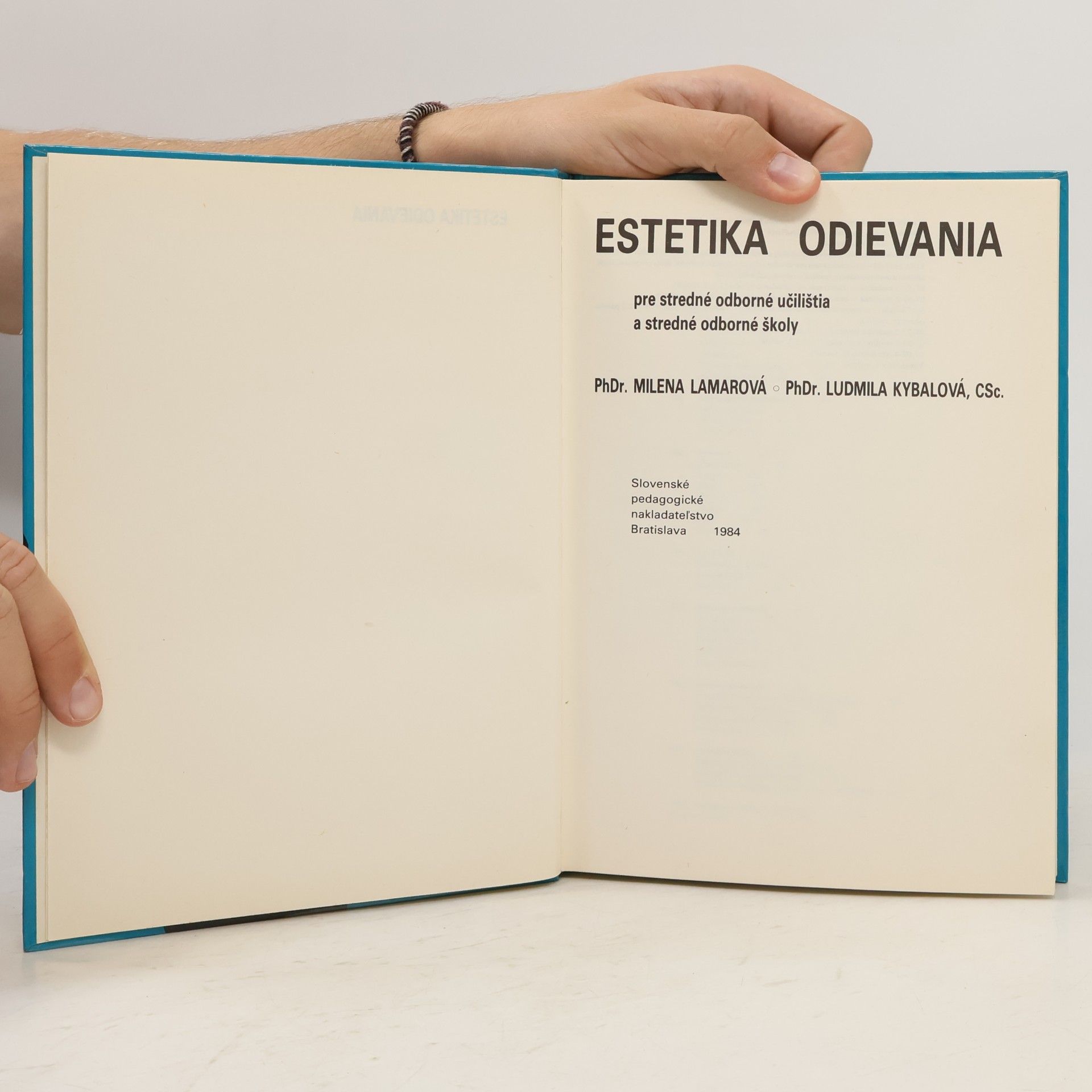 Collectif d'auteurs Estetika odievania