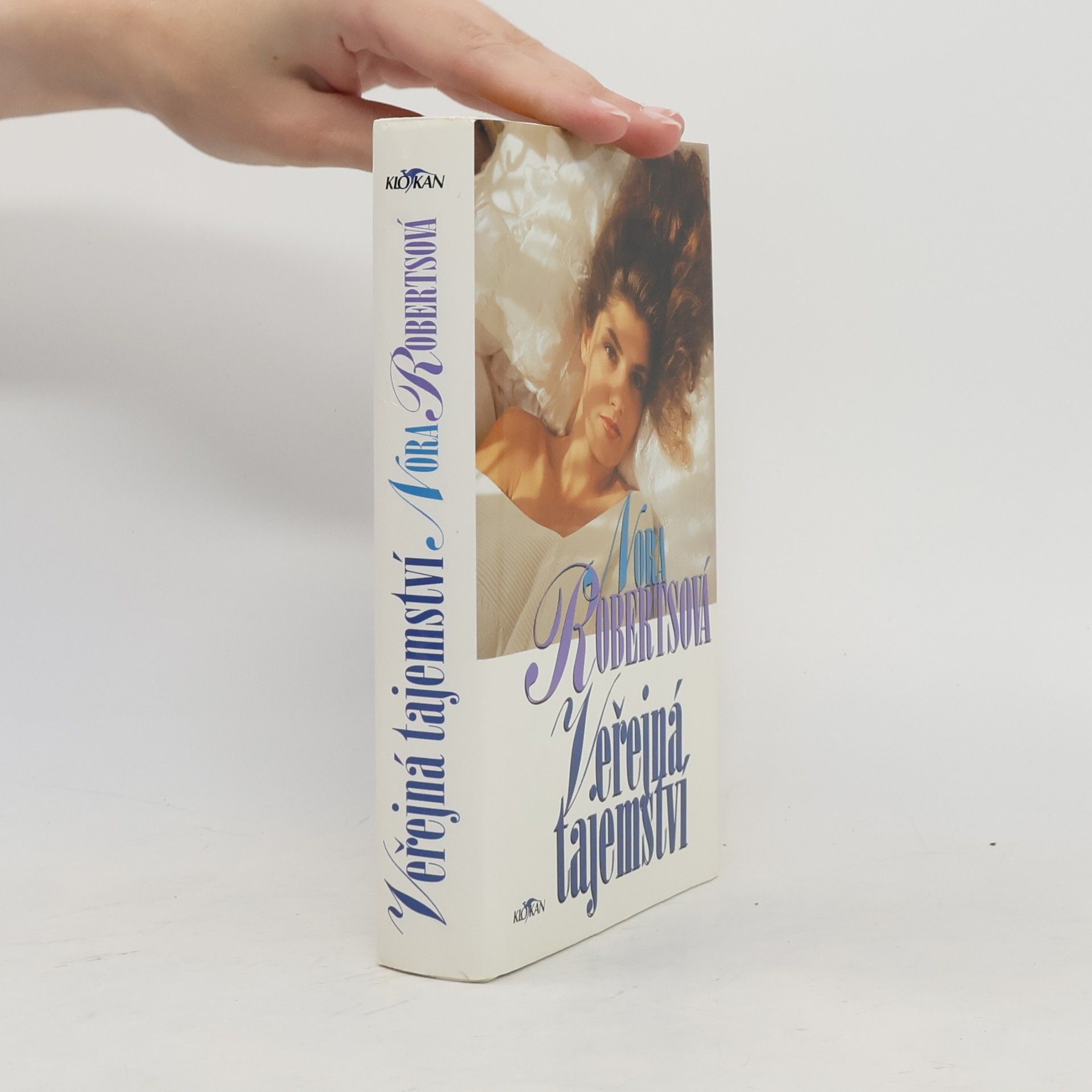 Nora Roberts Veřejná tajemství