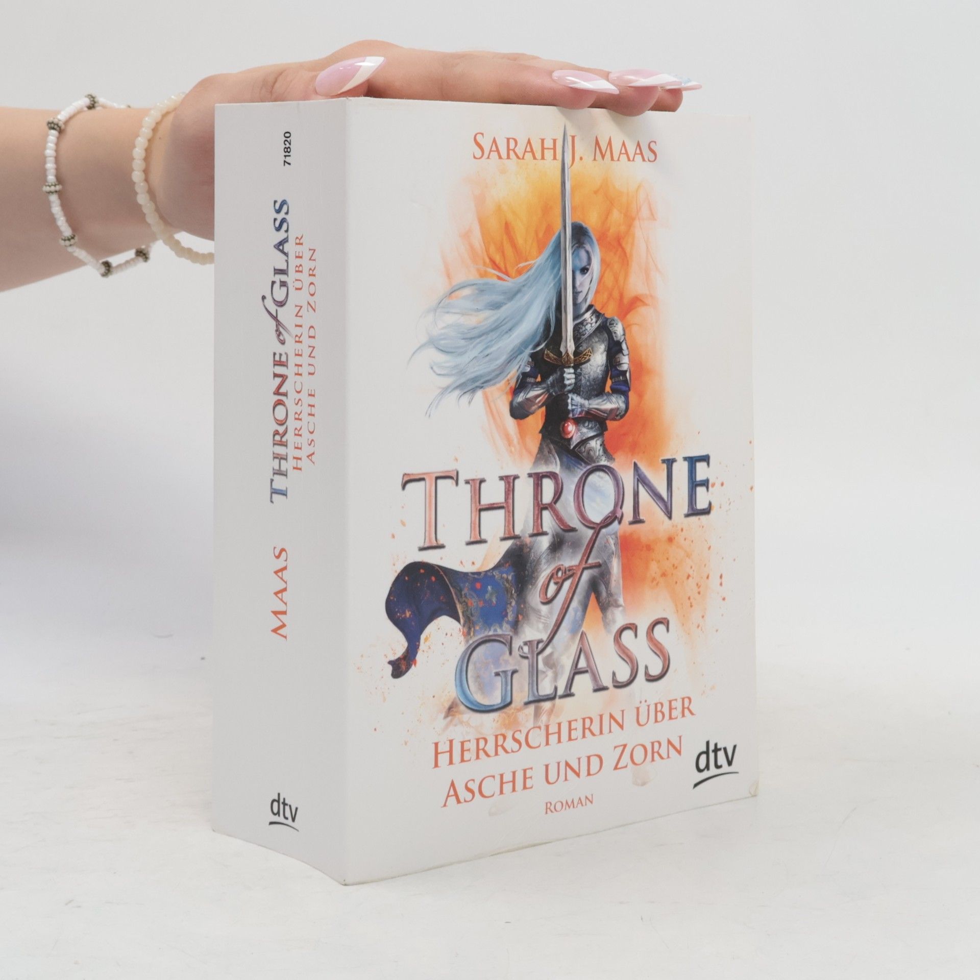 Sarah J. Maas Herrscherin über Asche und Zorn