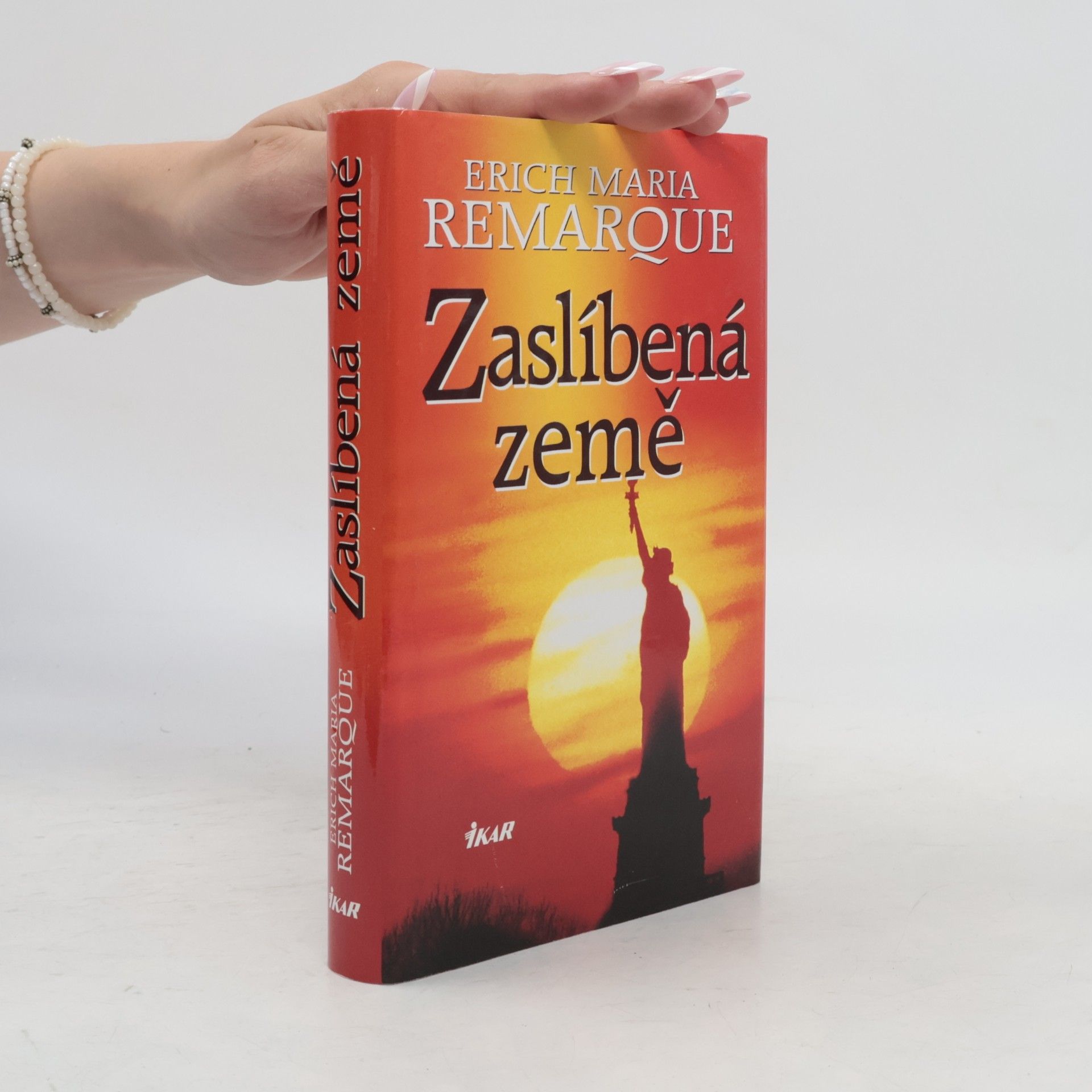 Erich Maria Remarque Zaslíbená země