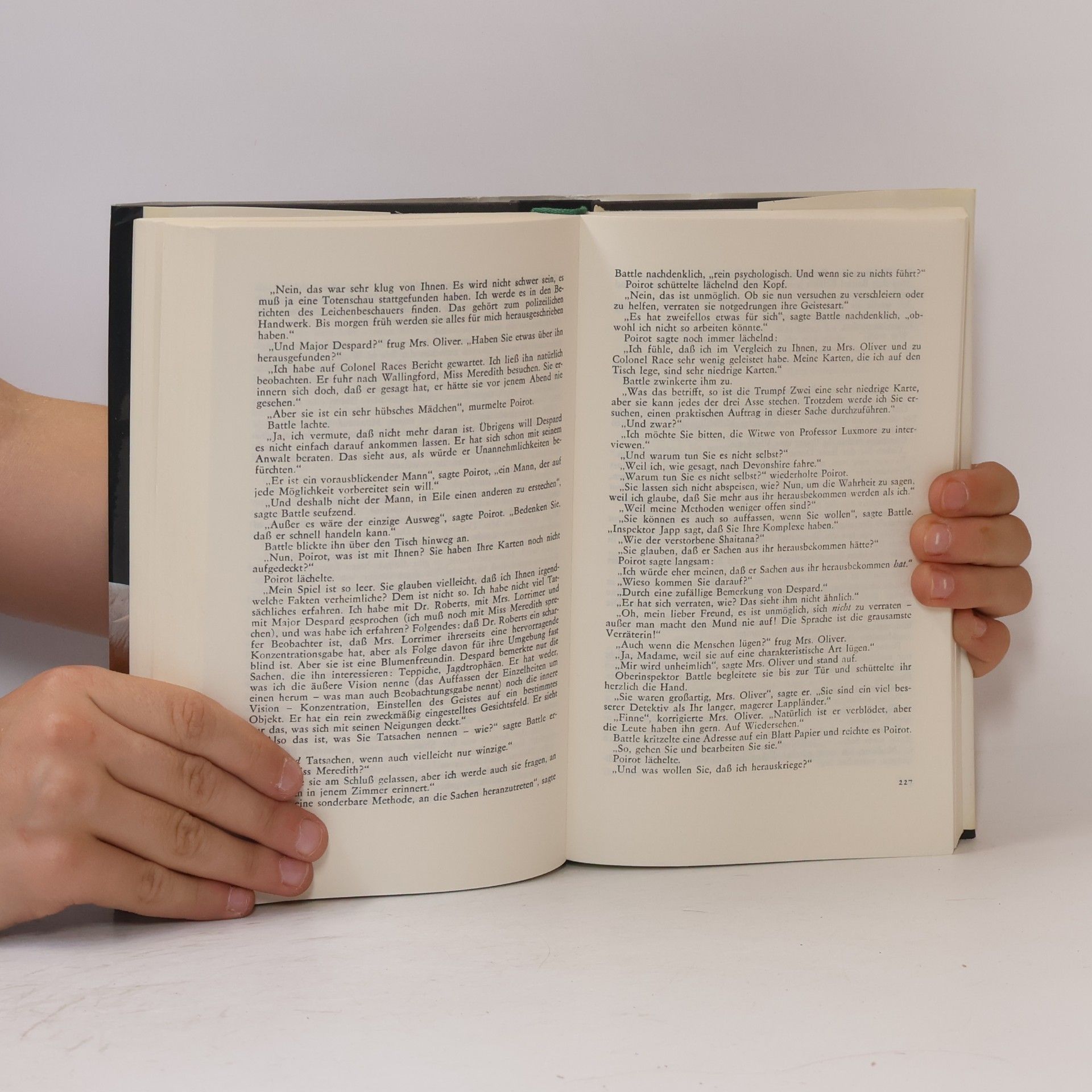 Agatha Christie Die Tote in der Bibliothek, Mit offenen Karten, Der Wachsblumensrauß