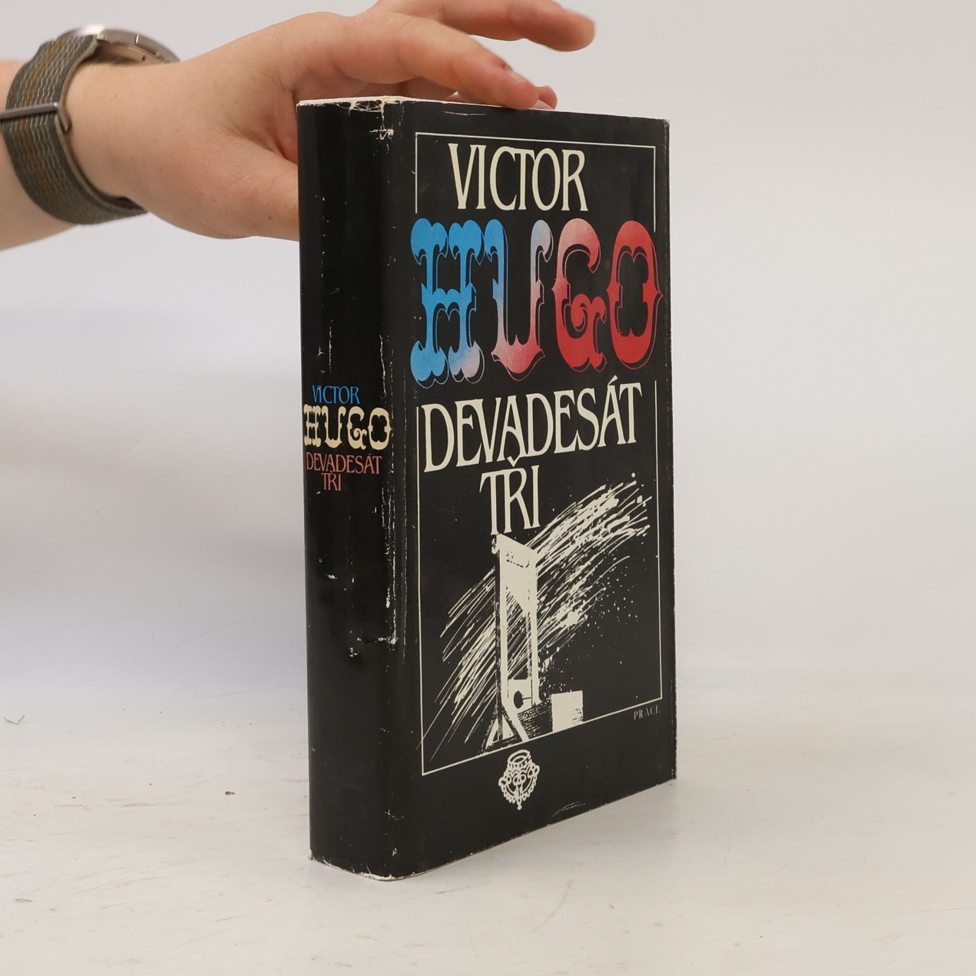 Victor Hugo Devadesát tři