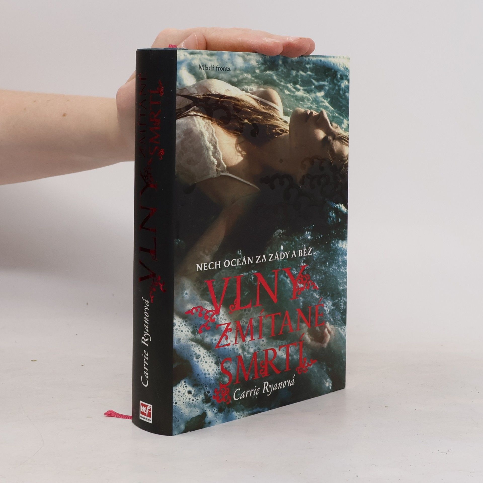 Carrie Ryan Vlny zmítané smrtí