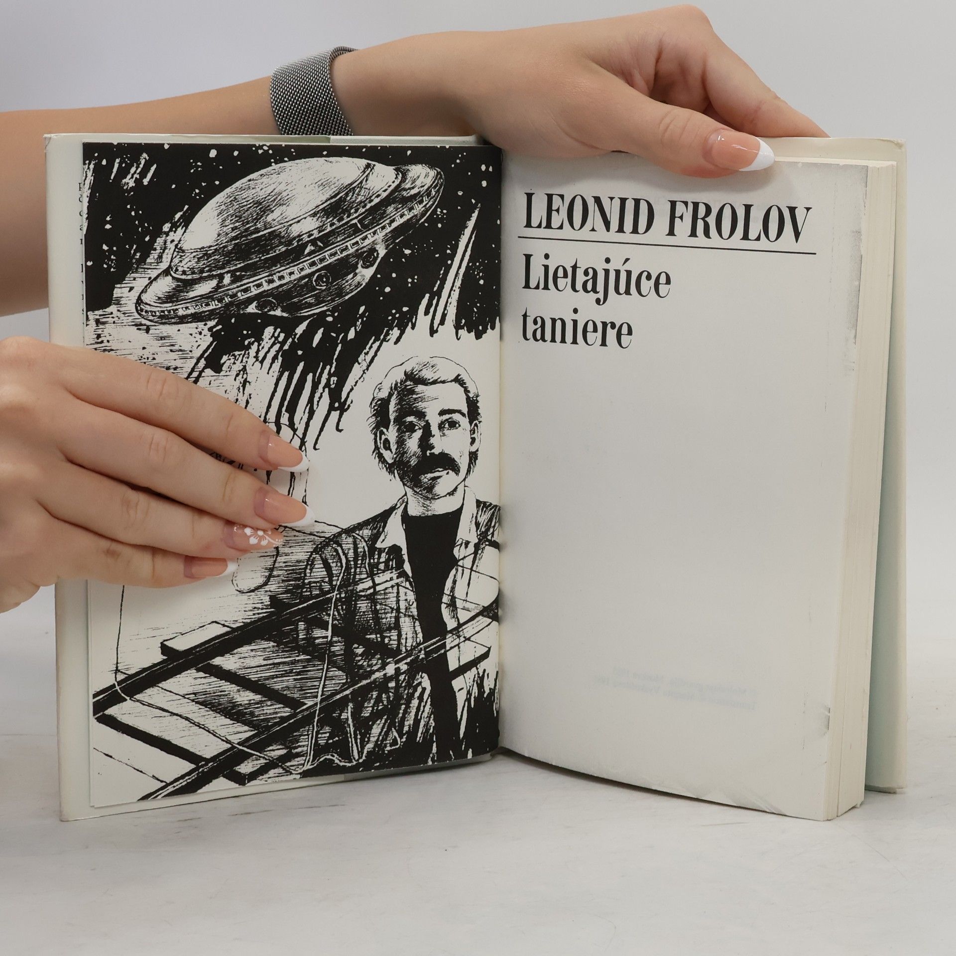 Leonid Frolov Lietajúce taniere
