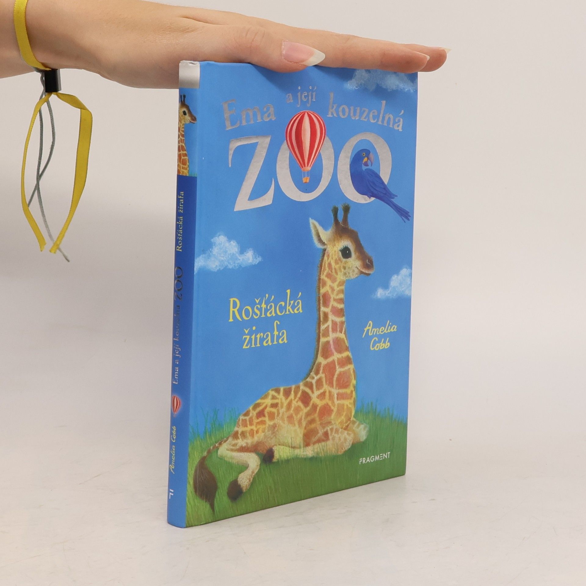 Cobb, Amelia Ema a její kouzelná zoo. Rošťácká žirafa