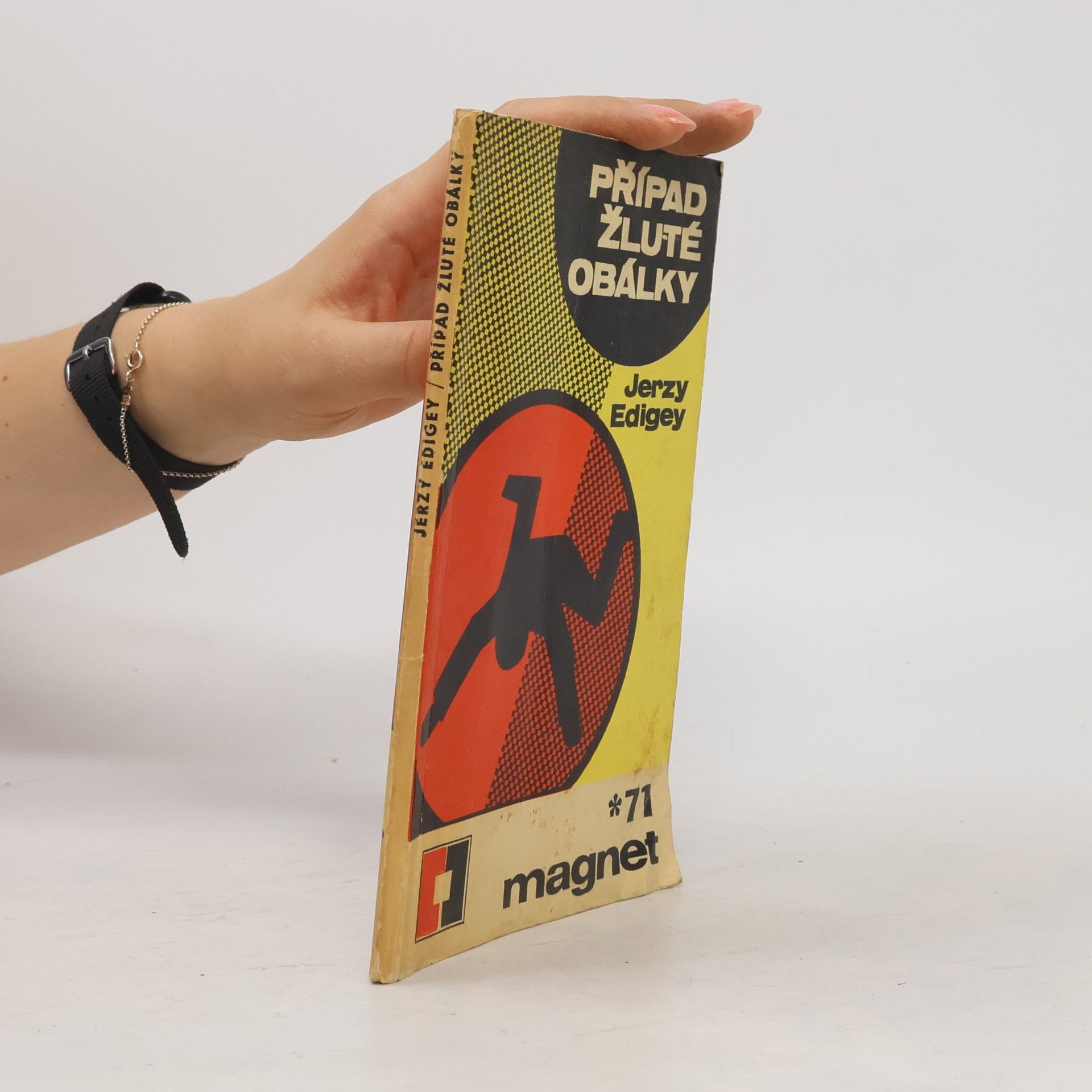 Jerzy Edigey Magnet 1971. Případ žluté obálky