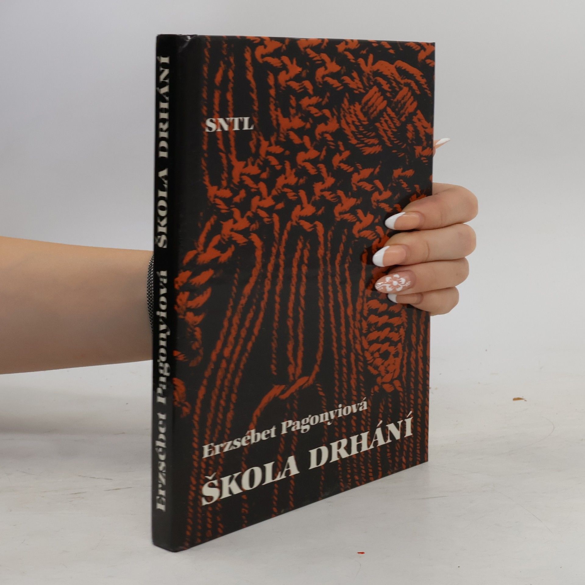 Erzsébet Pagonyi Škola drhání