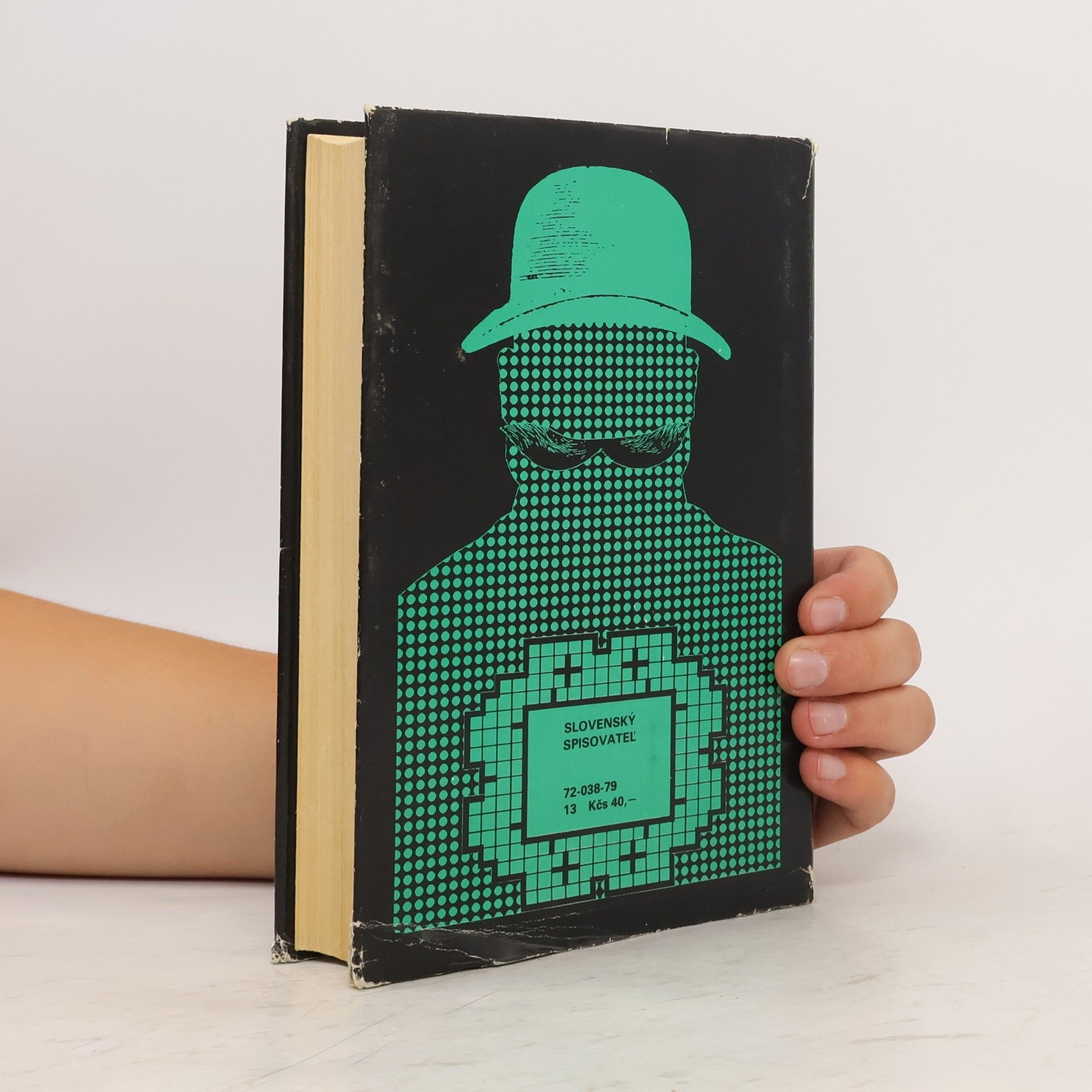 Agatha Christie Zlo pod slnkom. Po pohrebe. Mačka medzi holubmi