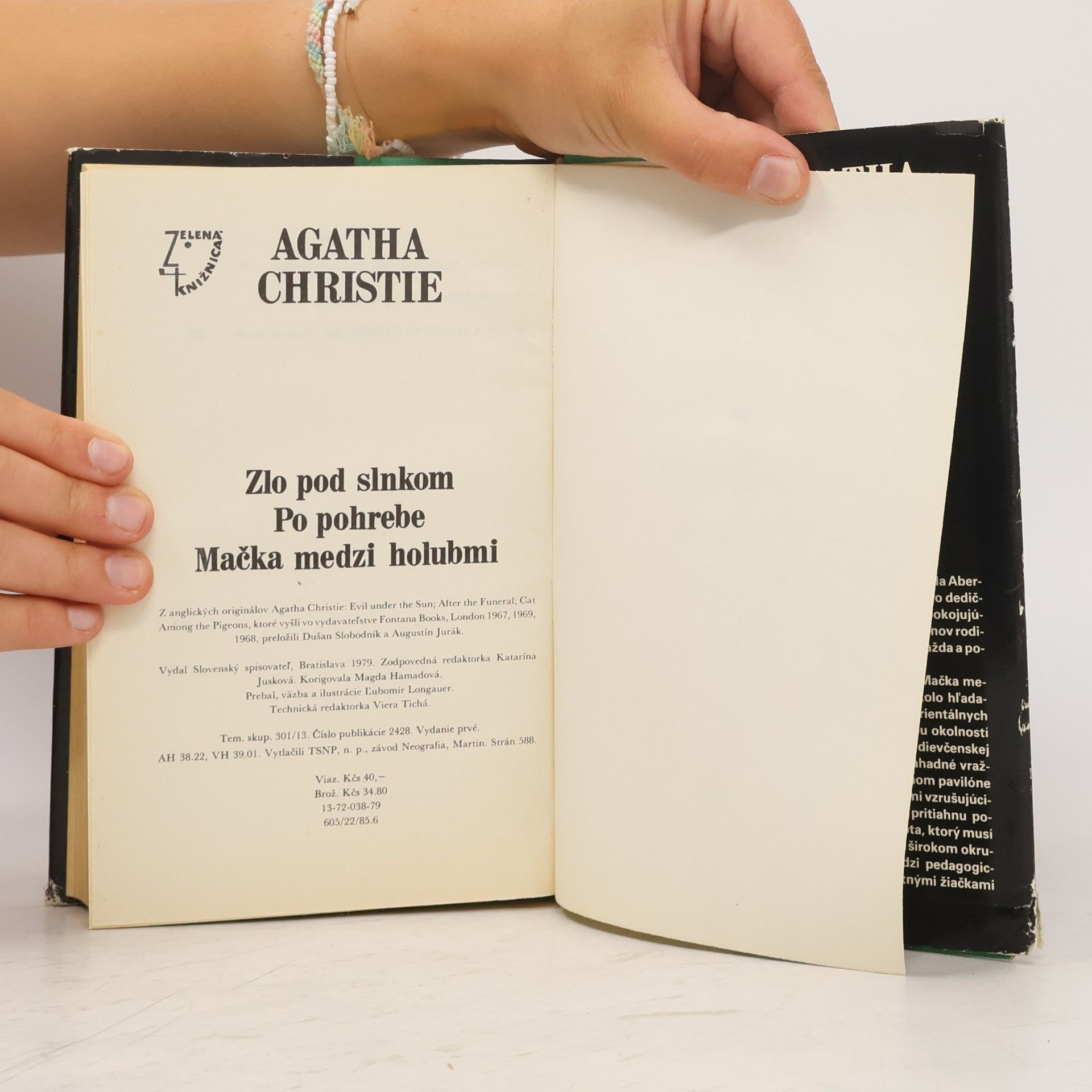 Agatha Christie Zlo pod slnkom. Po pohrebe. Mačka medzi holubmi