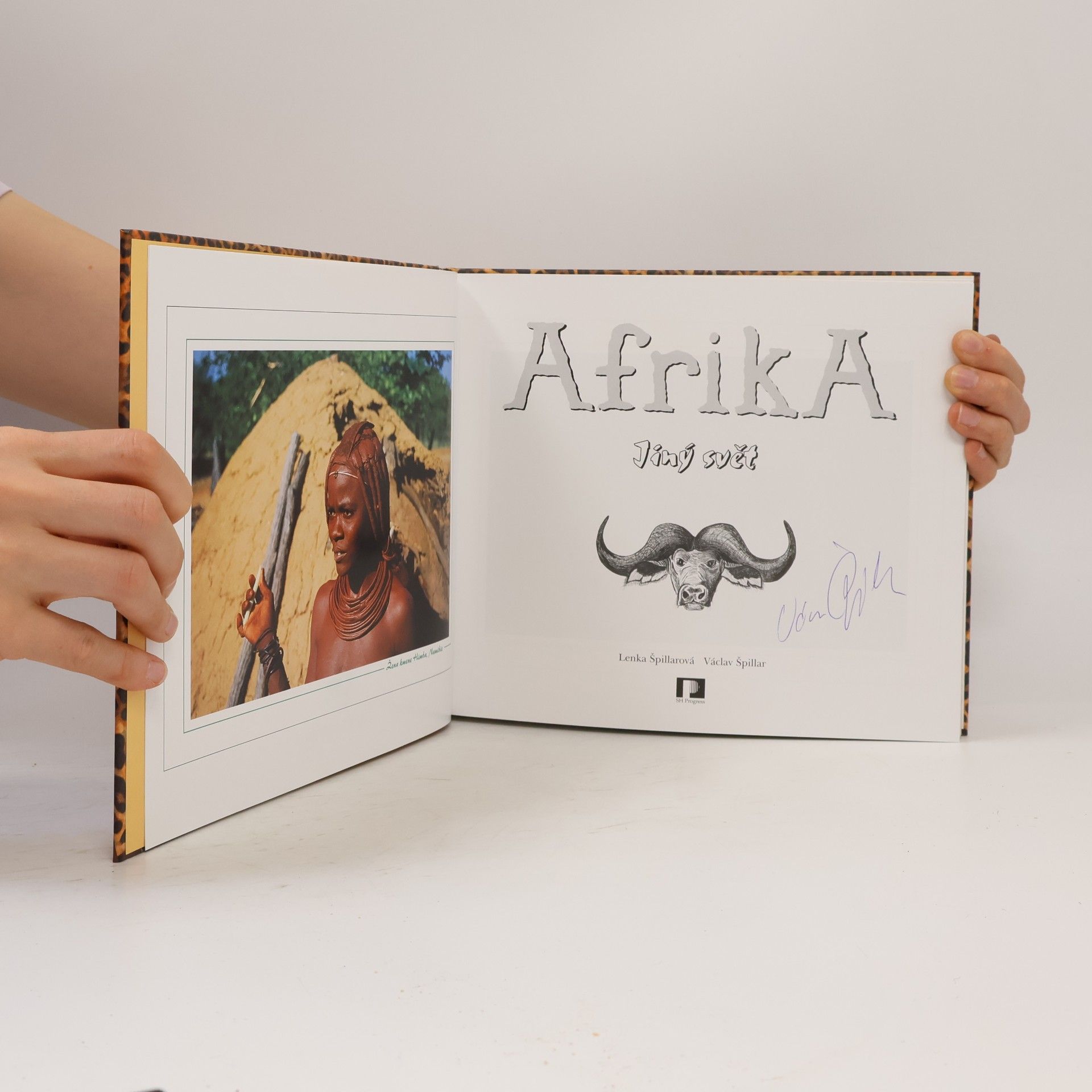 Lenka Špillarová Afrika : jiný svět