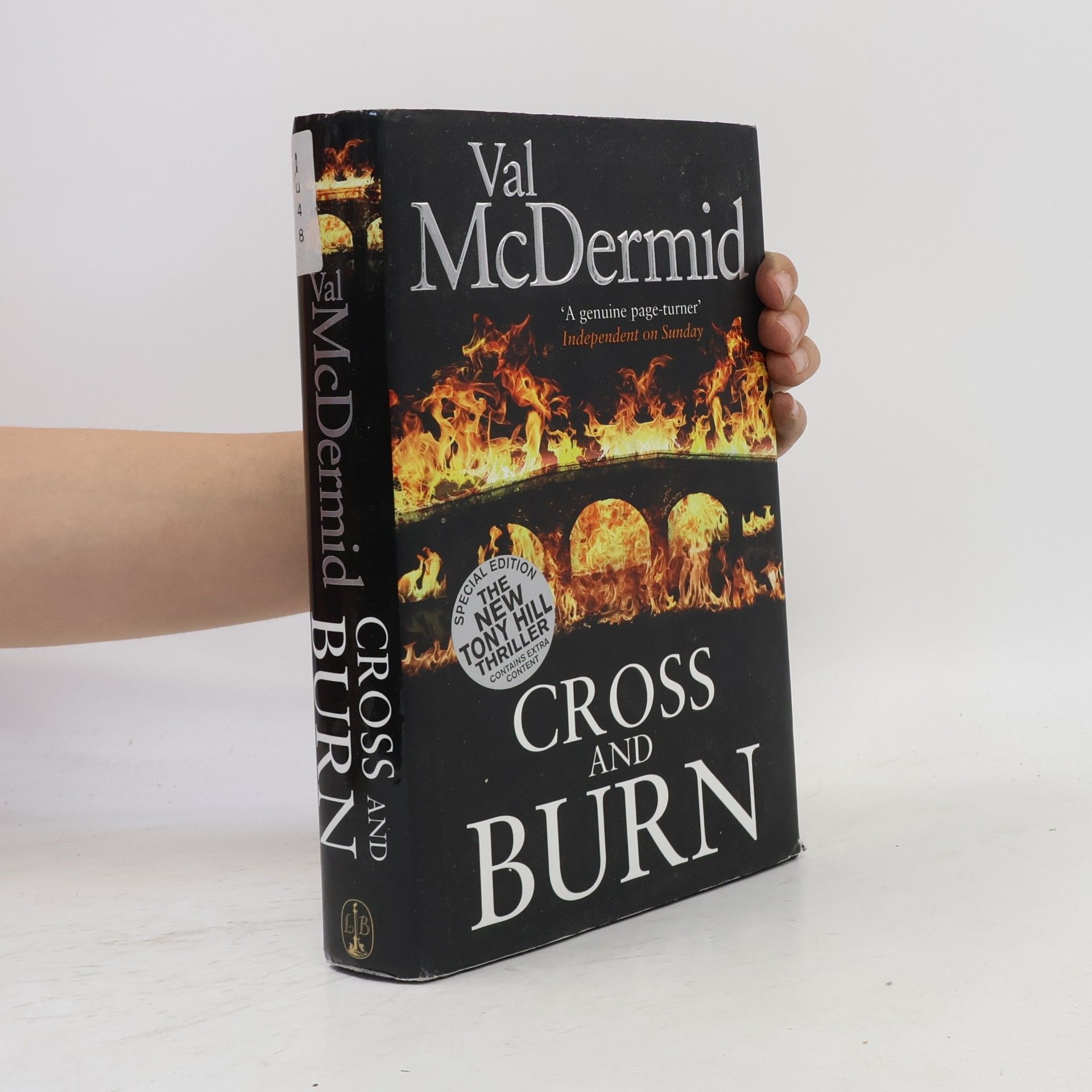 Val McDermid Cross and Burn