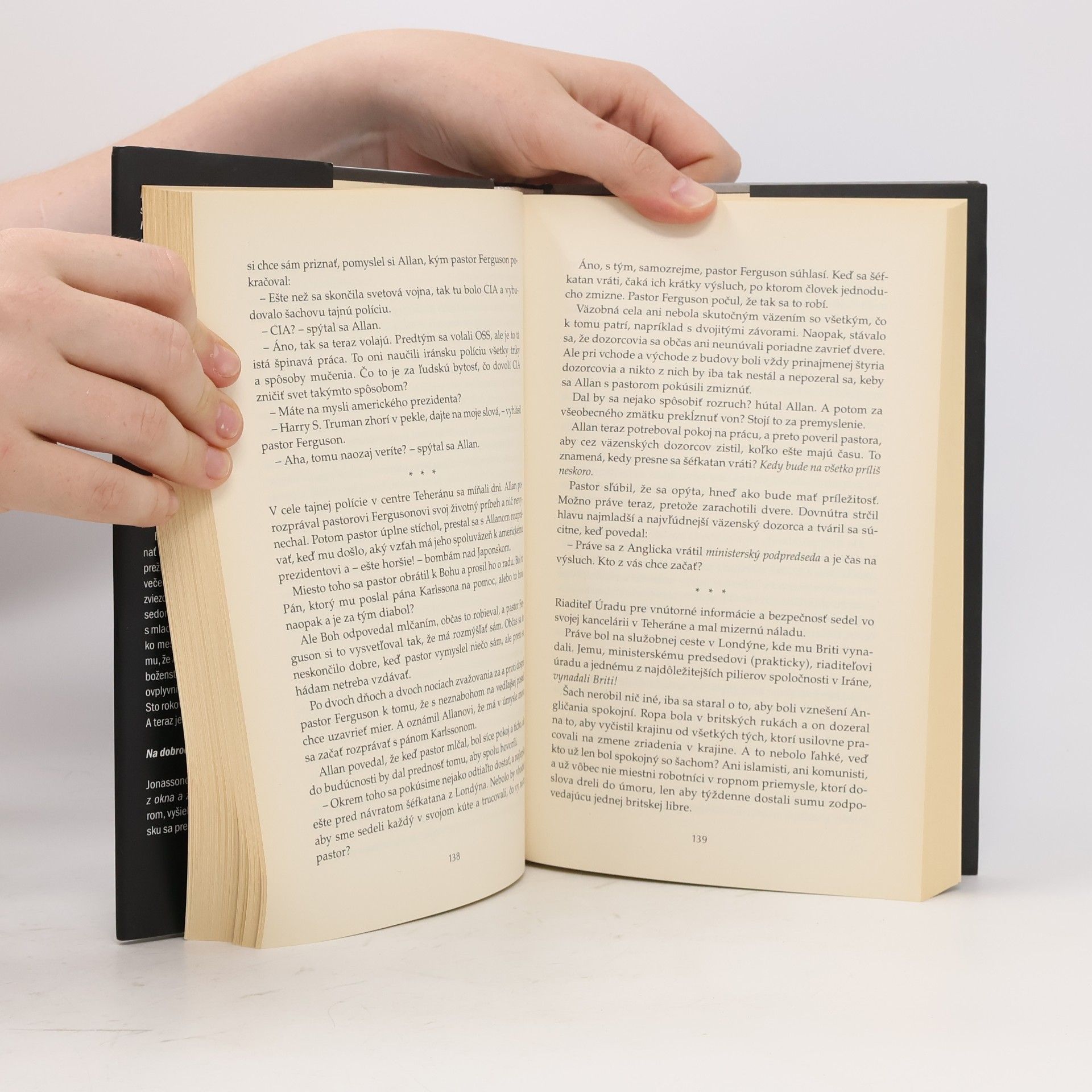 Jonas Jonasson Storočný starček, ktorý vyliezol z okna a zmizol