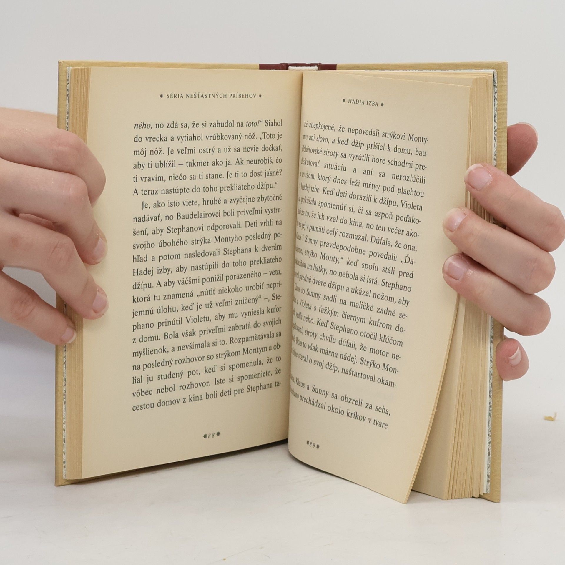Daniel Handler Hadia izba