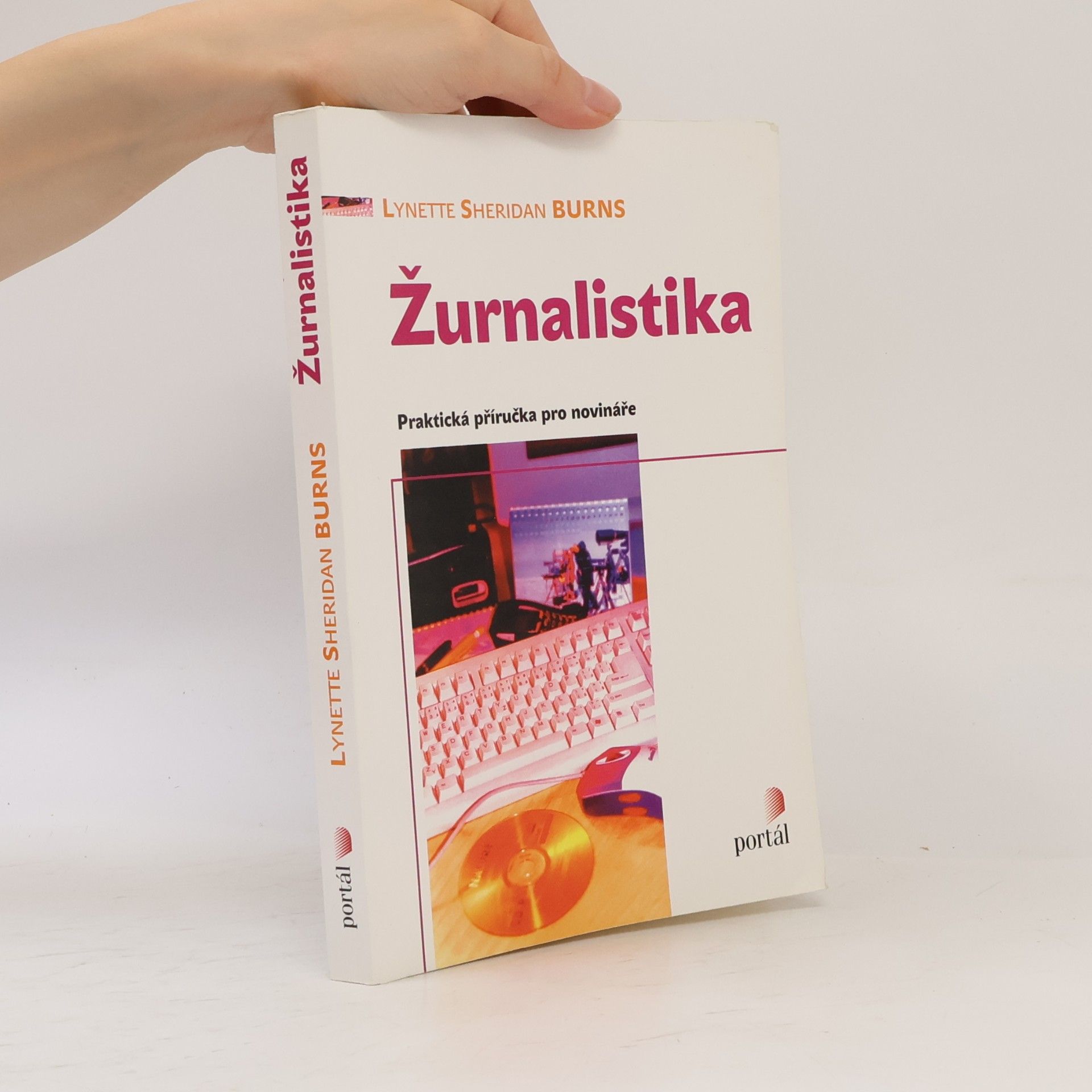 Lynette Sheridan Burns Žurnalistika
