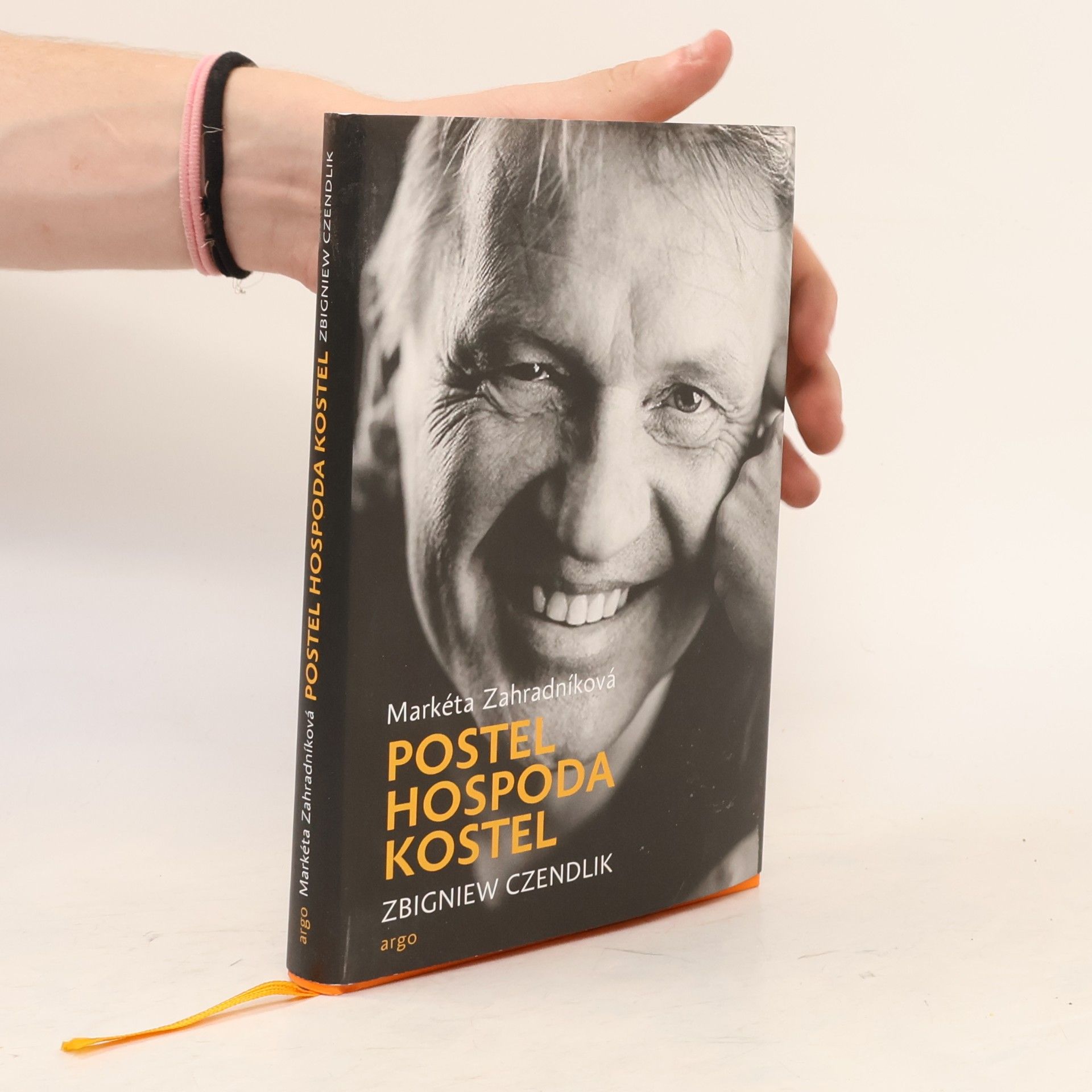 Markéta Zahradníková Postel, hospoda, kostel