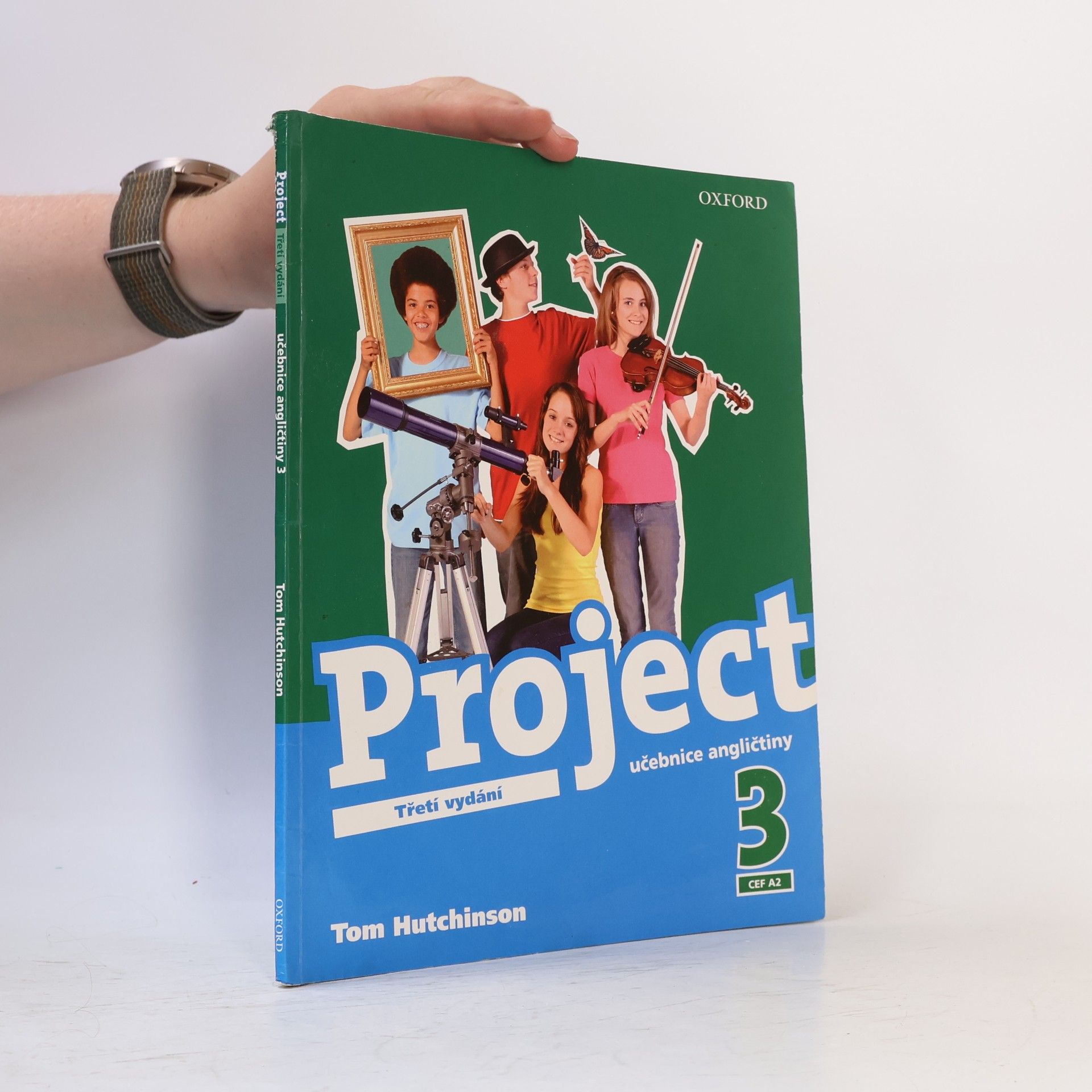 Tom Hutchinson Project. 3, Učebnice angličtiny