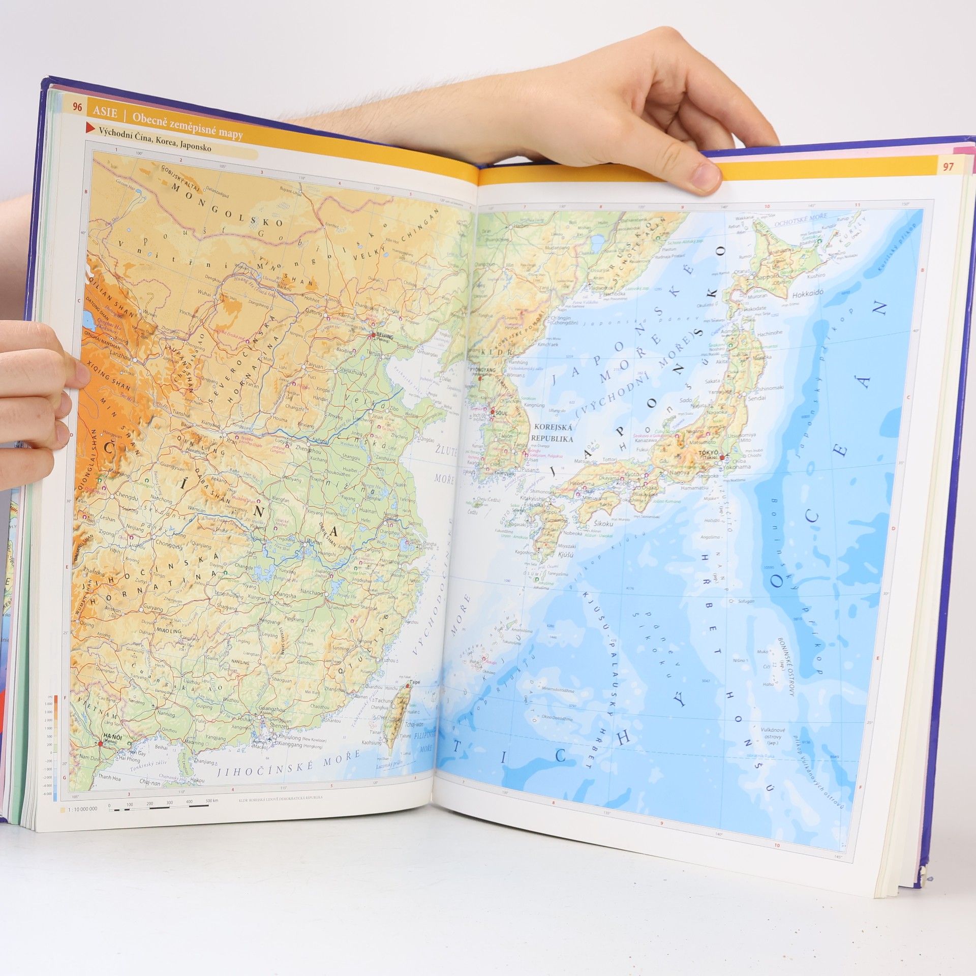 Various authors Školní atlas světa