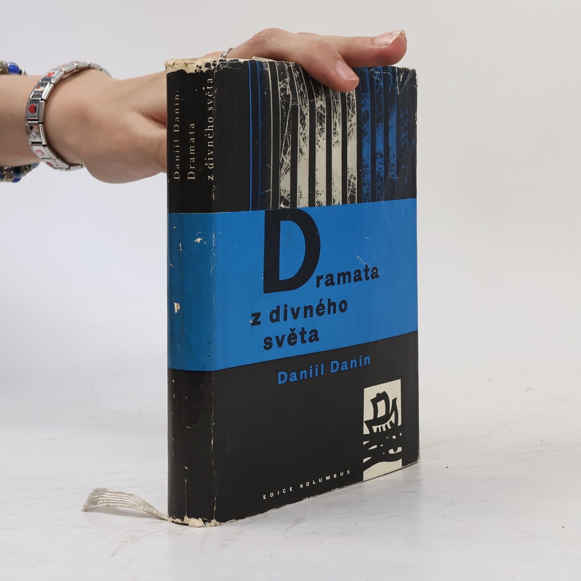 Daniil Semenovič Danin Dramata z divného světa