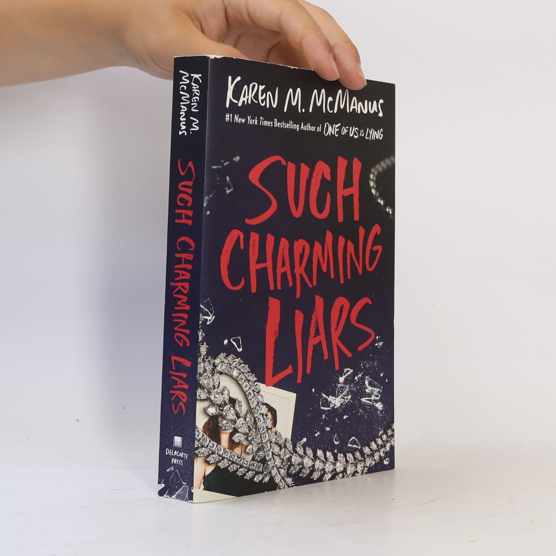 Karen M. McManus Such Charming Liars