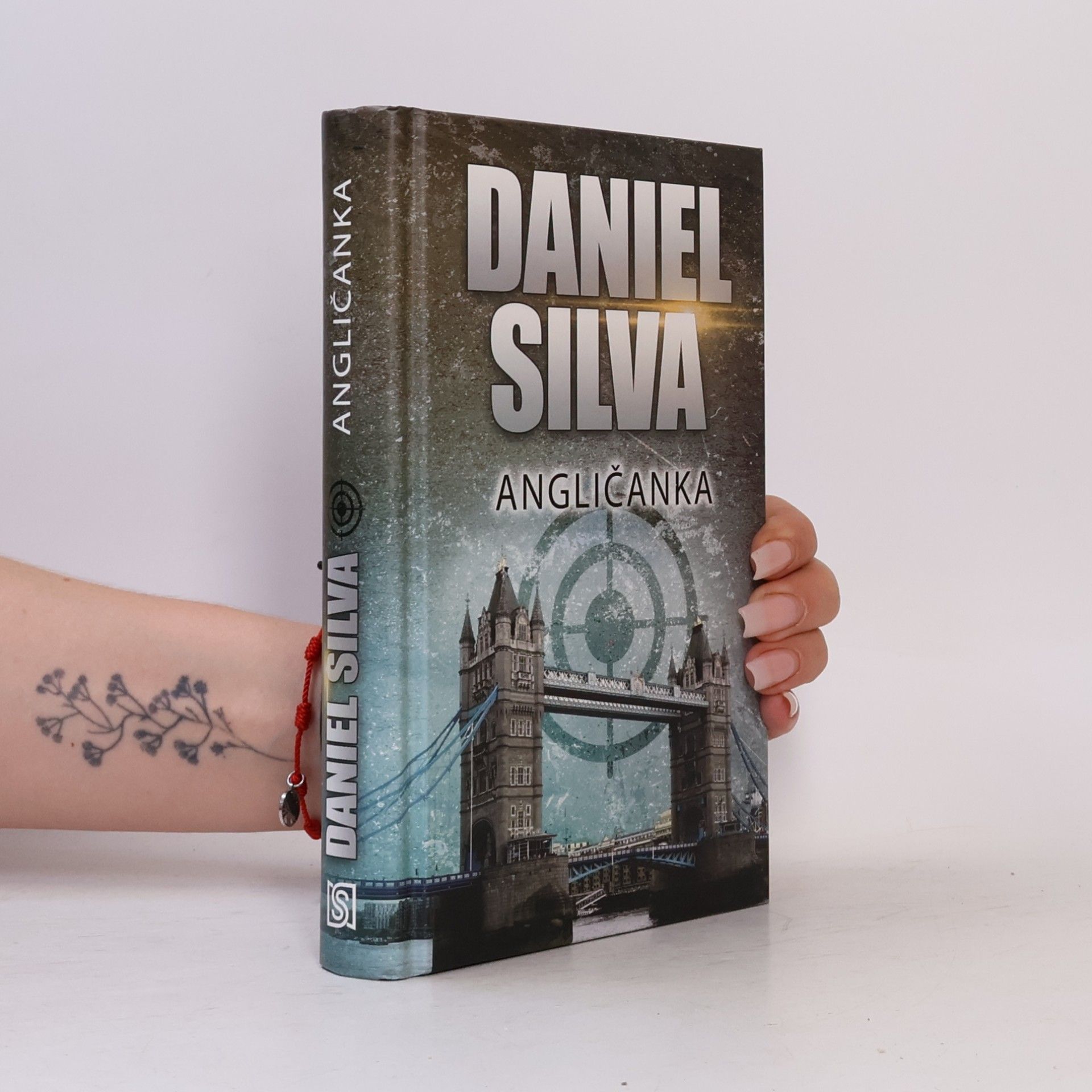 Daniel Silva Angličanka