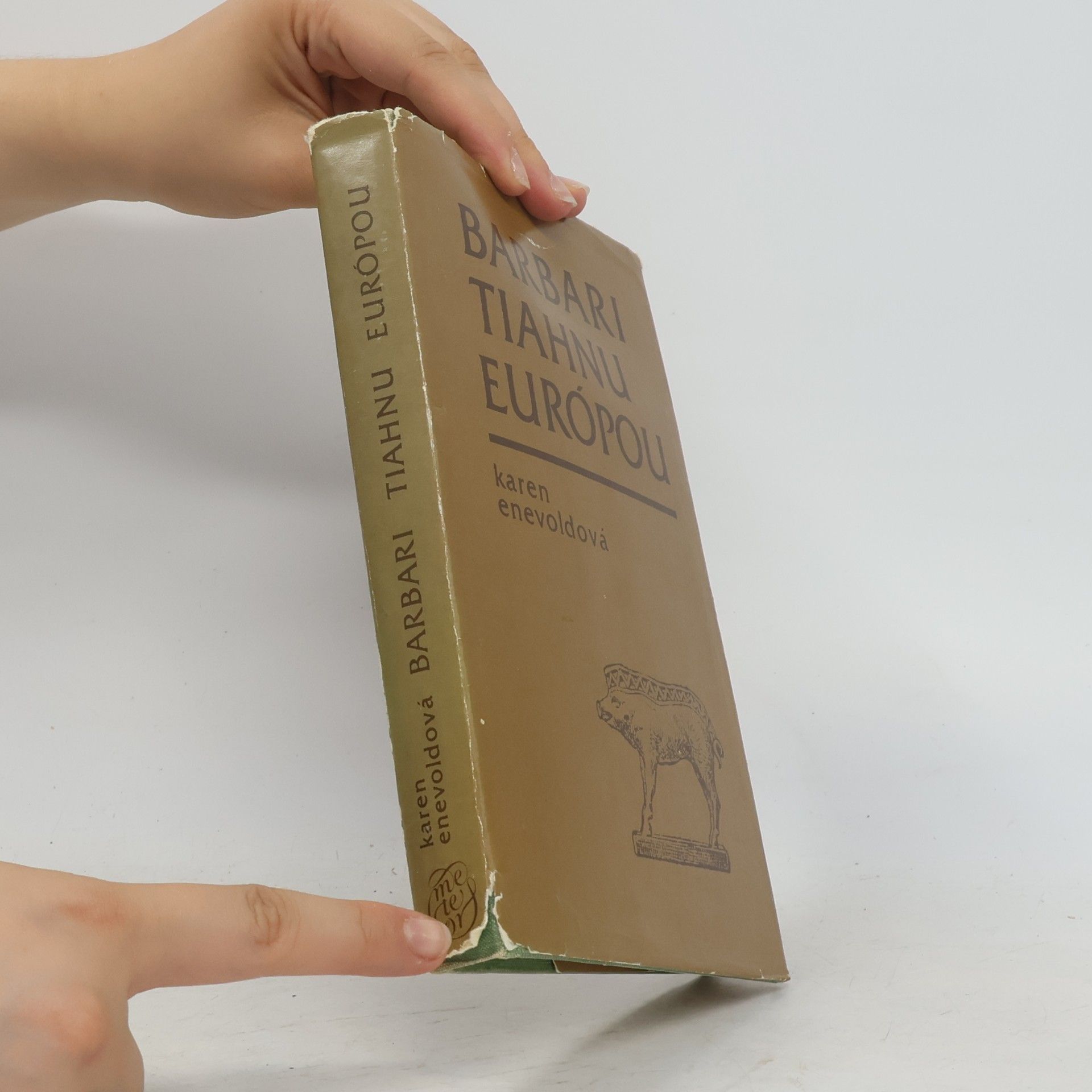 Karen Enevold Barbari tiahnu Európou