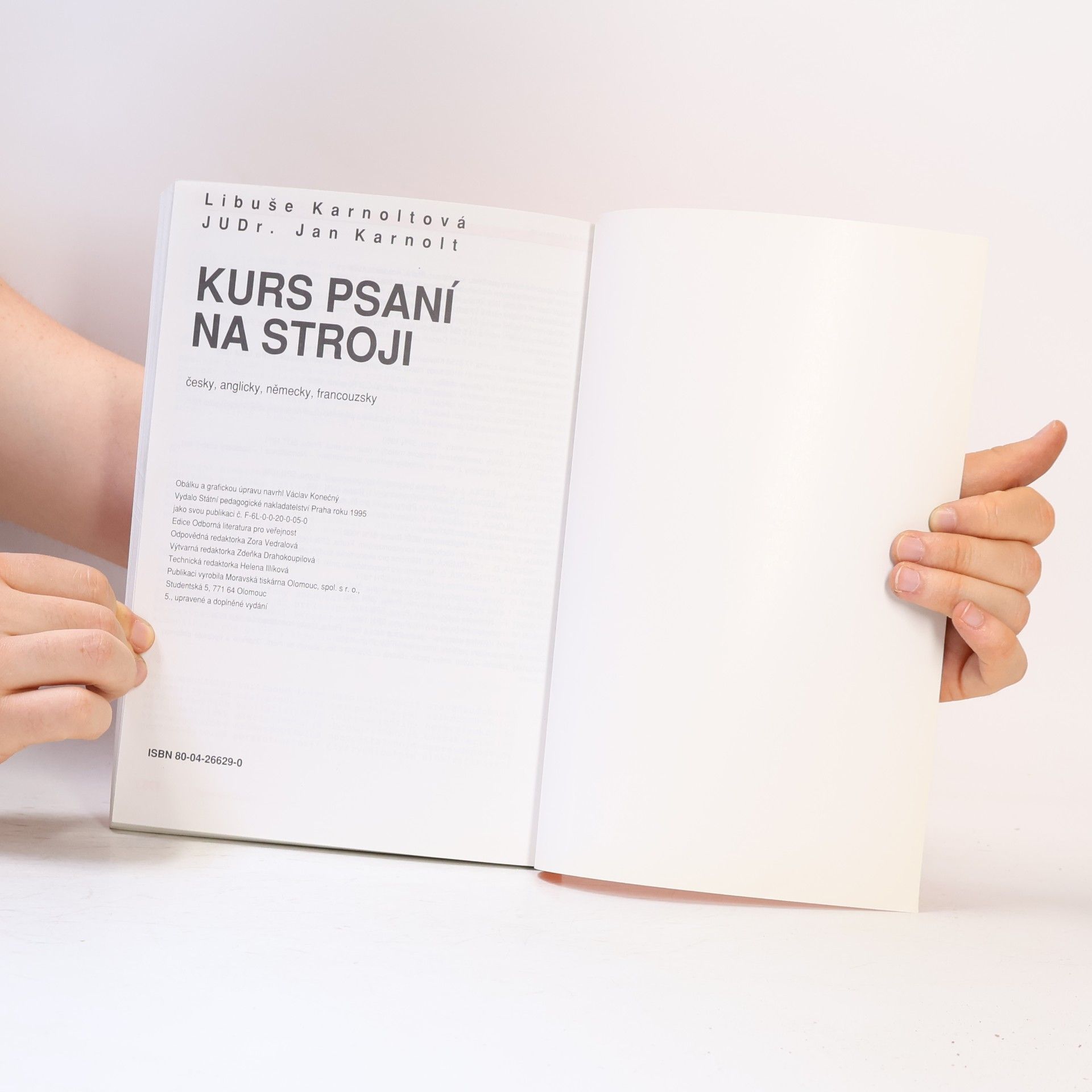 Libuše Karnoltová Kurs psaní na stroji česky, anglicky, německy, francouzsky