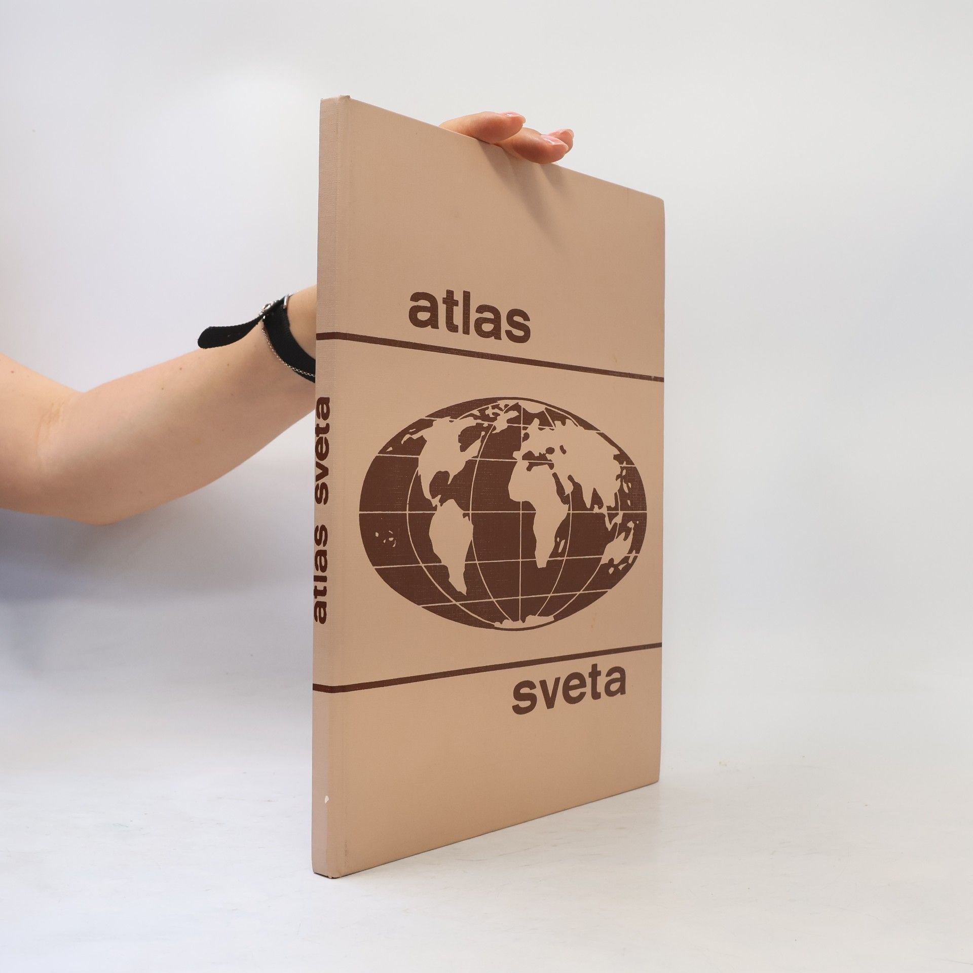 Autores varios Atlas sveta