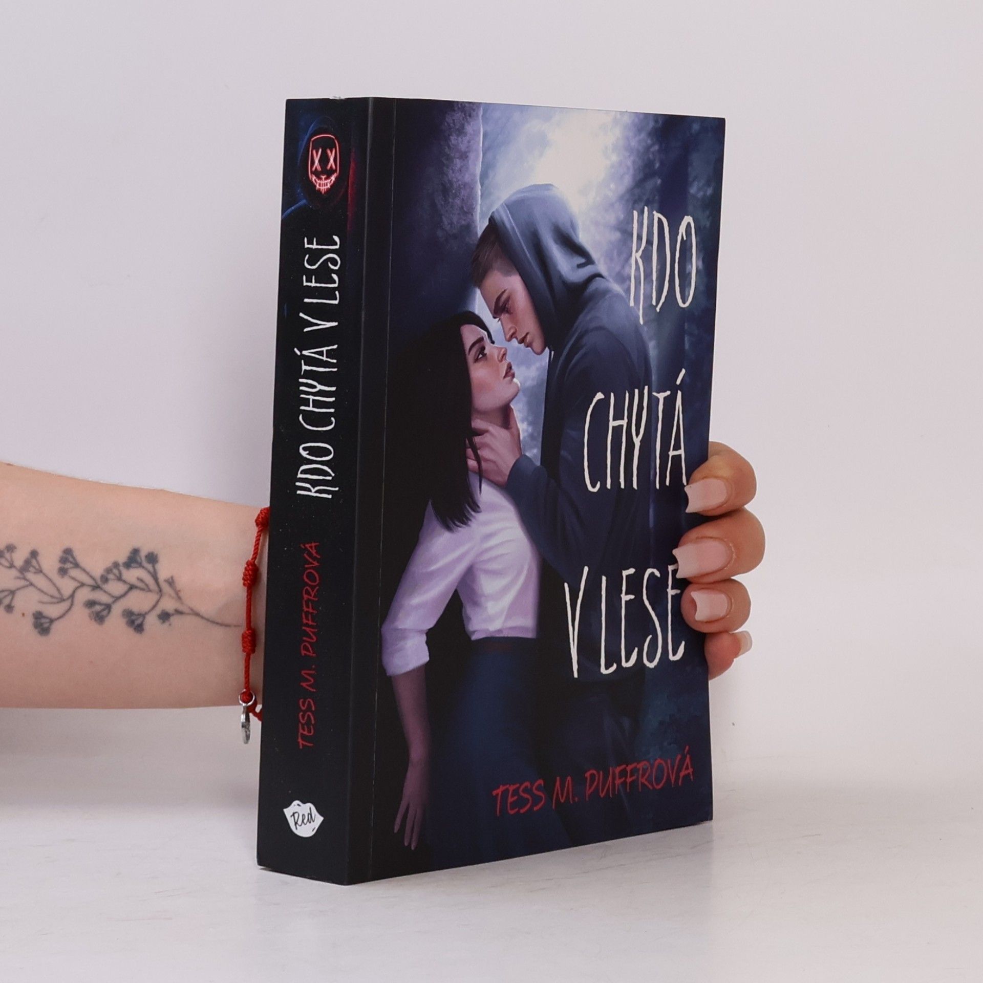 Tess M. Puffrová Kdo chytá v lese