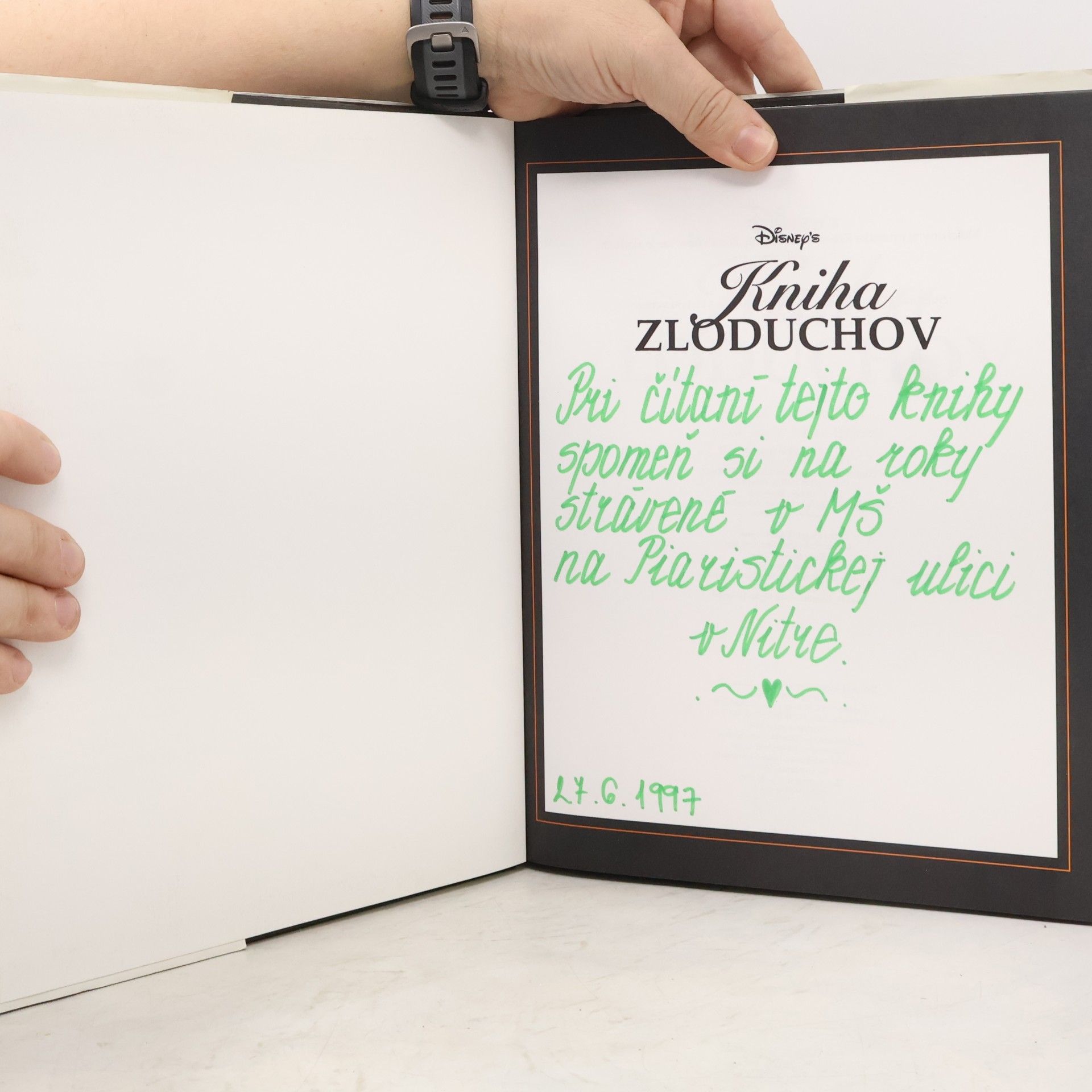 Todd Strasser Kniha zloduchov