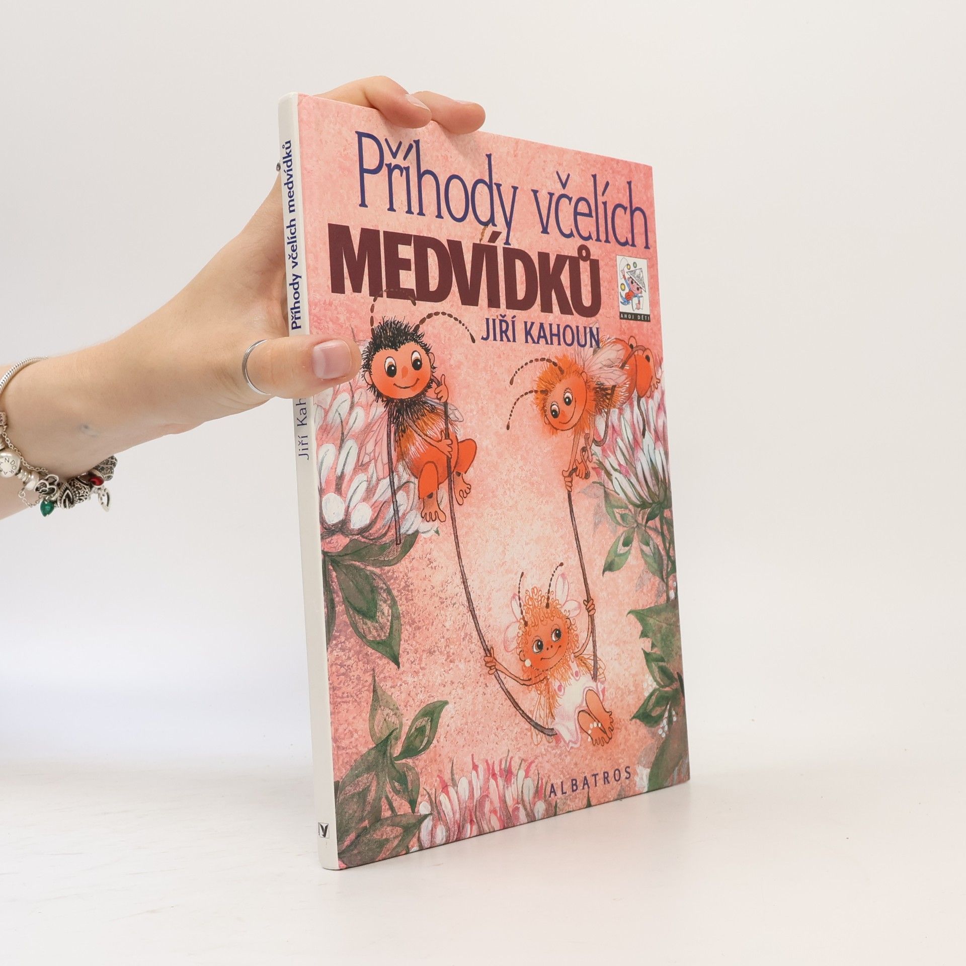 Jiří Kahoun Příhody včelích medvídků