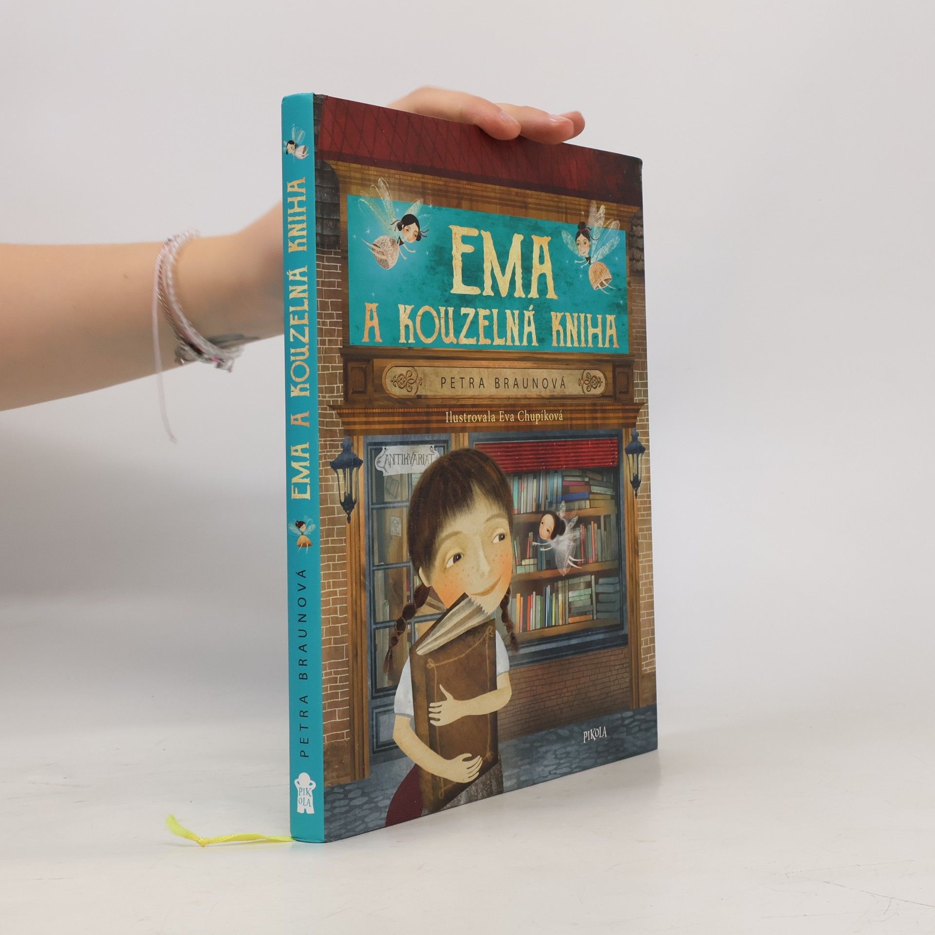 Ema a kouzelná kniha
