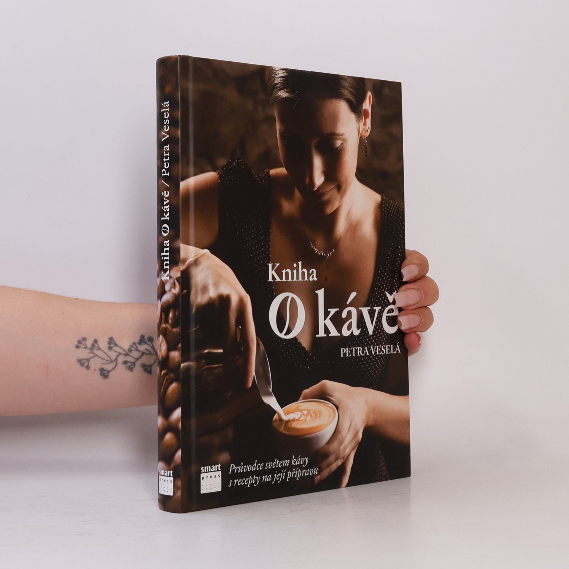 Petra Davies Veselá Kniha o kávě. Průvodce světem kávy s recepty na její přípravu