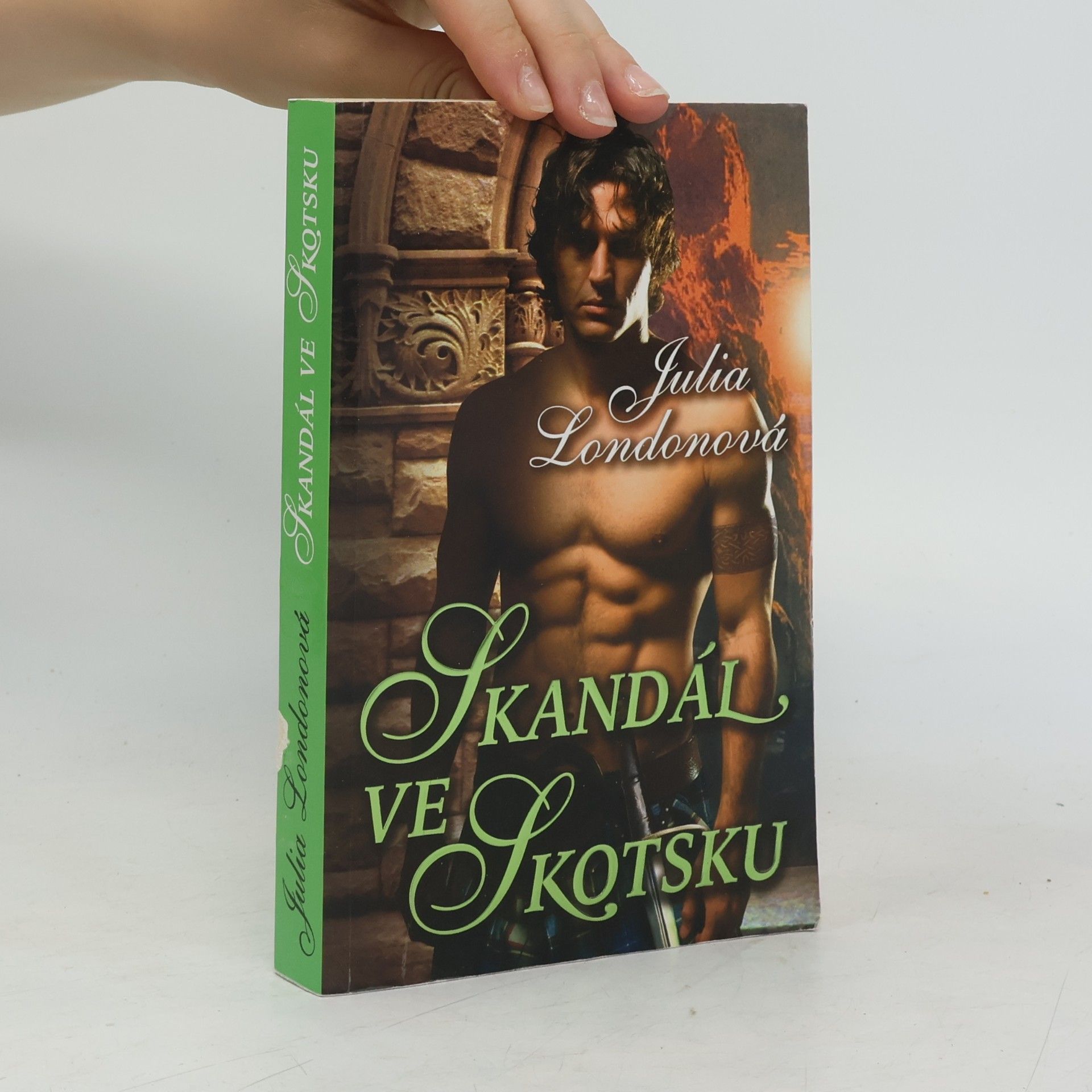 Julia London Skandál ve Skotsku