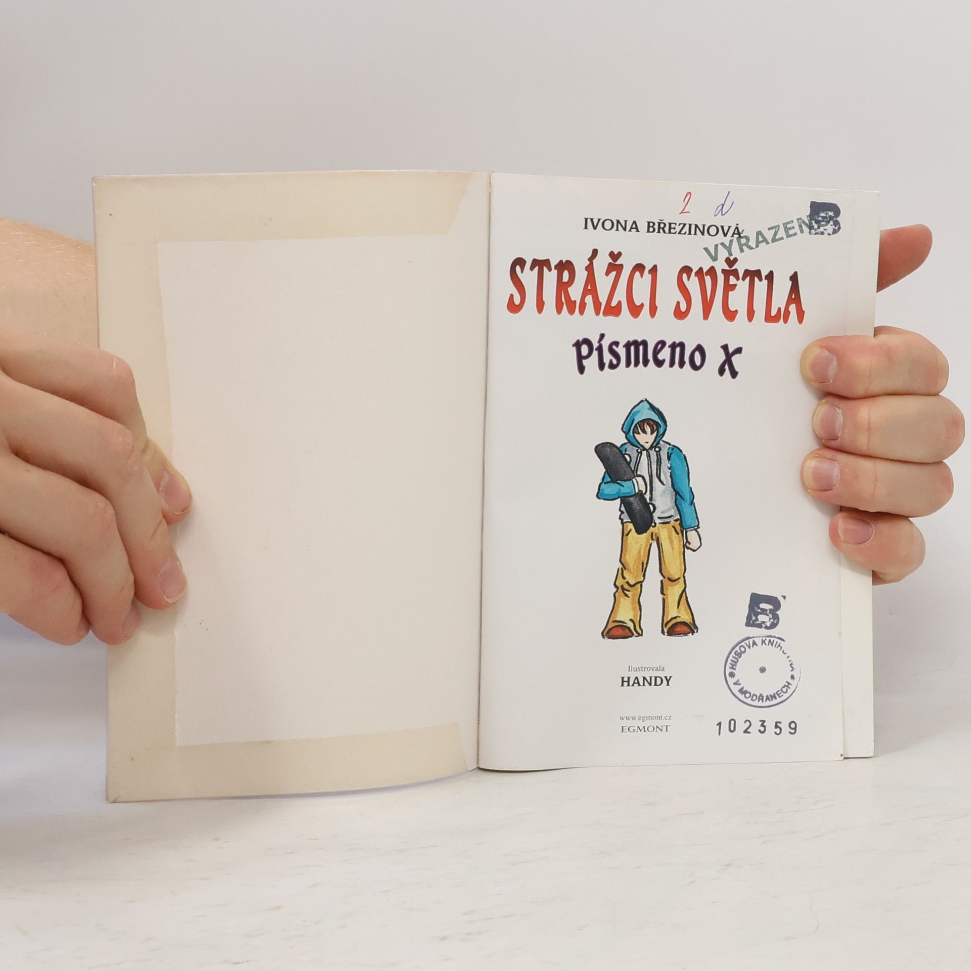 Ivona Březinová Strážci Světla. Písmeno X