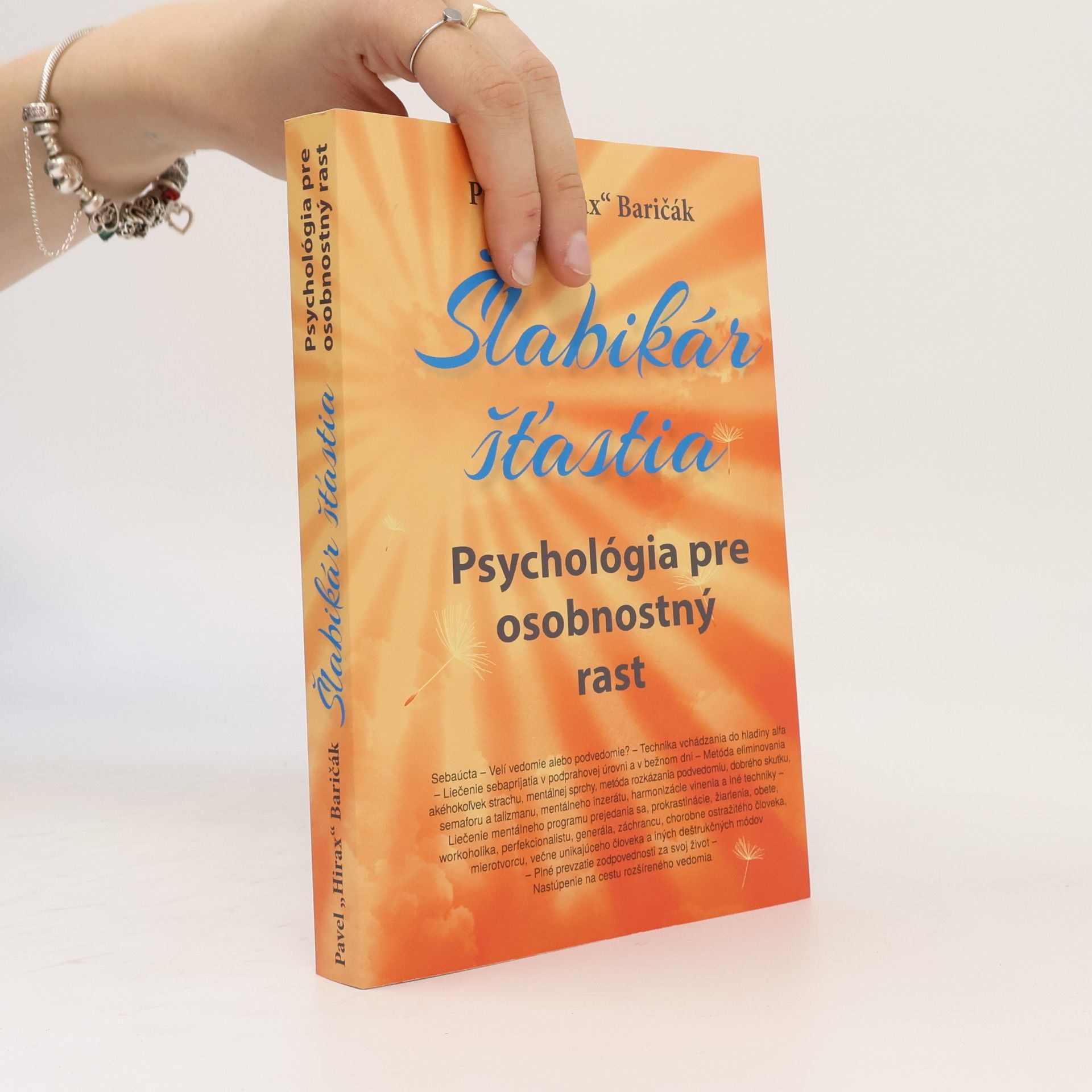 Šlabikár šťastia: Psychológia pre osobnosťný rast (2025)