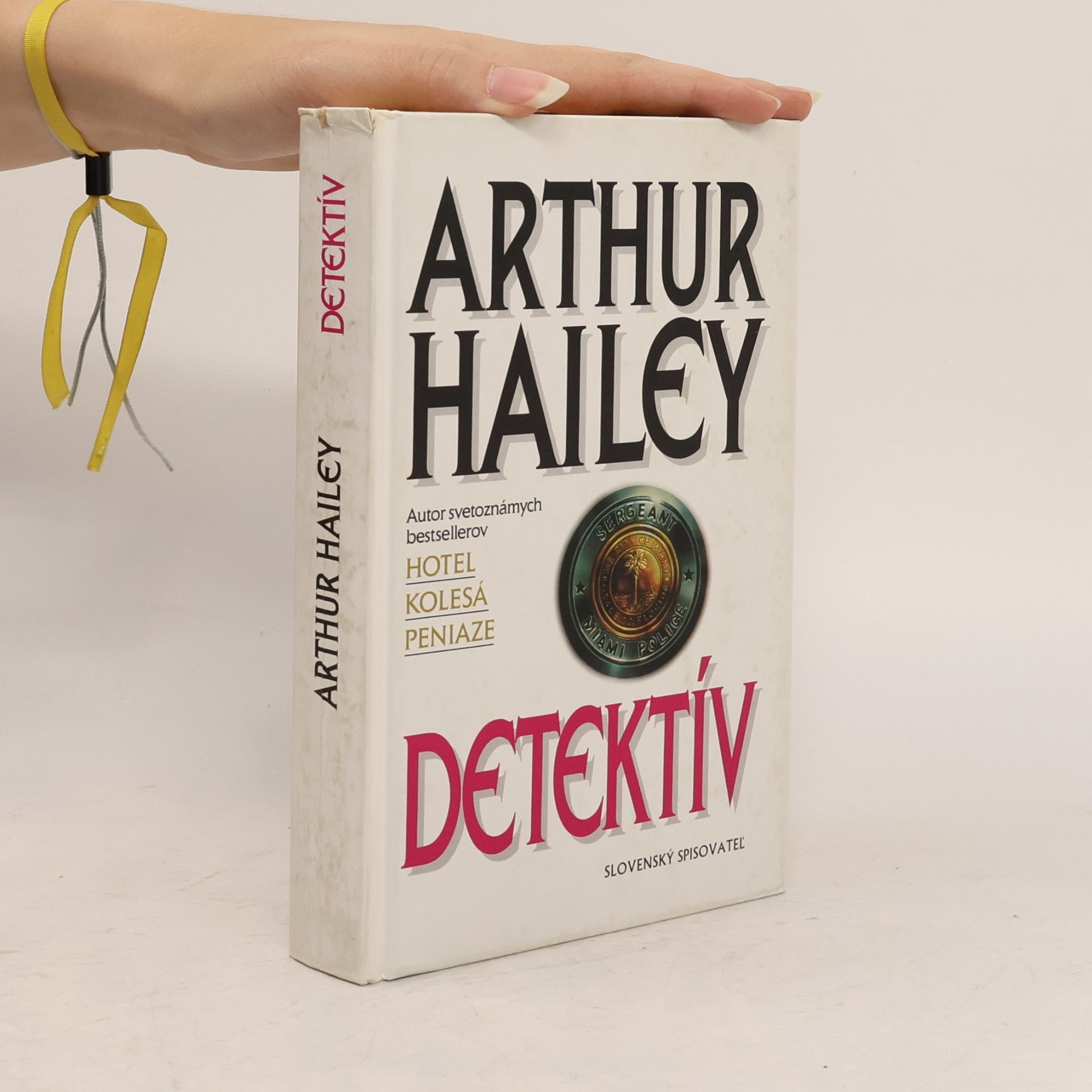 Arthur Hailey Detektív