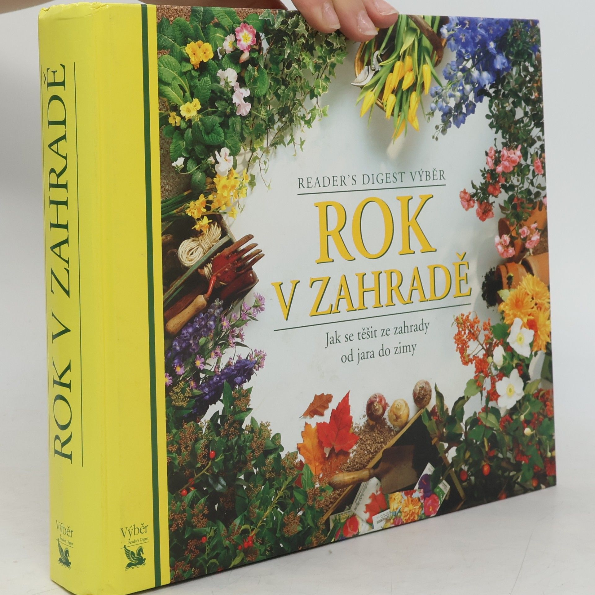 Autorenkollektiv Rok v zahradě. Jak se těšit ze zahrady od jara do zimy