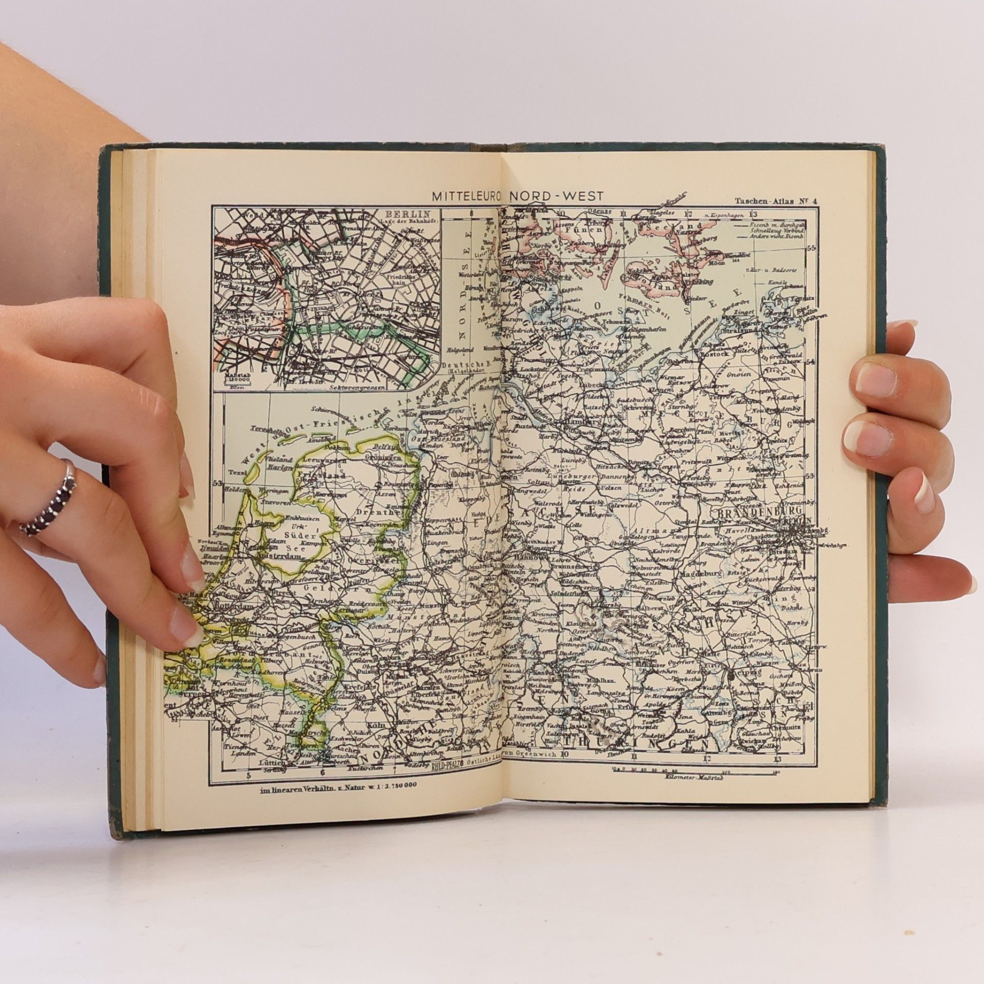 Justus Perthes Taschenatlas der Ganzen Welt